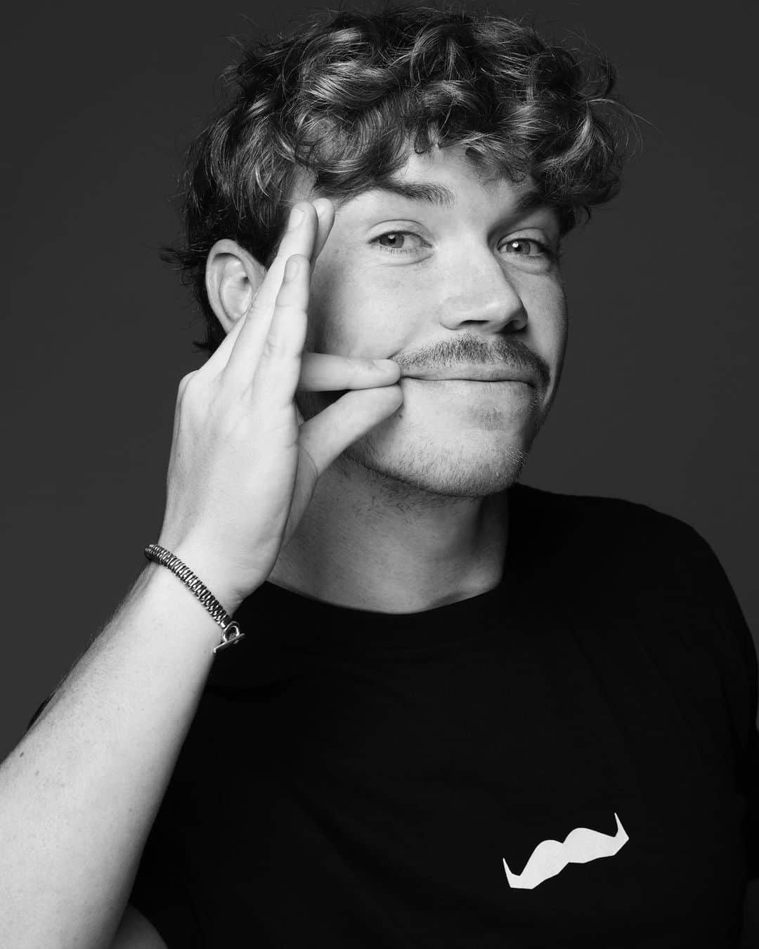 ウィル・ポールターのインスタグラム：「It was an honour to be photographed by the legendary @RankinArchive for the 20th anniversary @Movember campaign. Since 2003, Movember has built a global men’s health movement, funding more than 1,300 projects around the world, challenging the status quo, shaking up men’s health research and transforming the way health services reach and support people.   Sign up and save lives at Movember.com @movember」