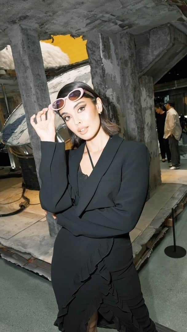 ミーガン・ヤングのインスタグラム：「She’s done hibernating 🖤 stepping out of my shell to be a social butterfly and use up the social battery I’ve been charging for so long 🫢  #StyledByAdrianne @adrianneconcept  Photos by @meetkeso」