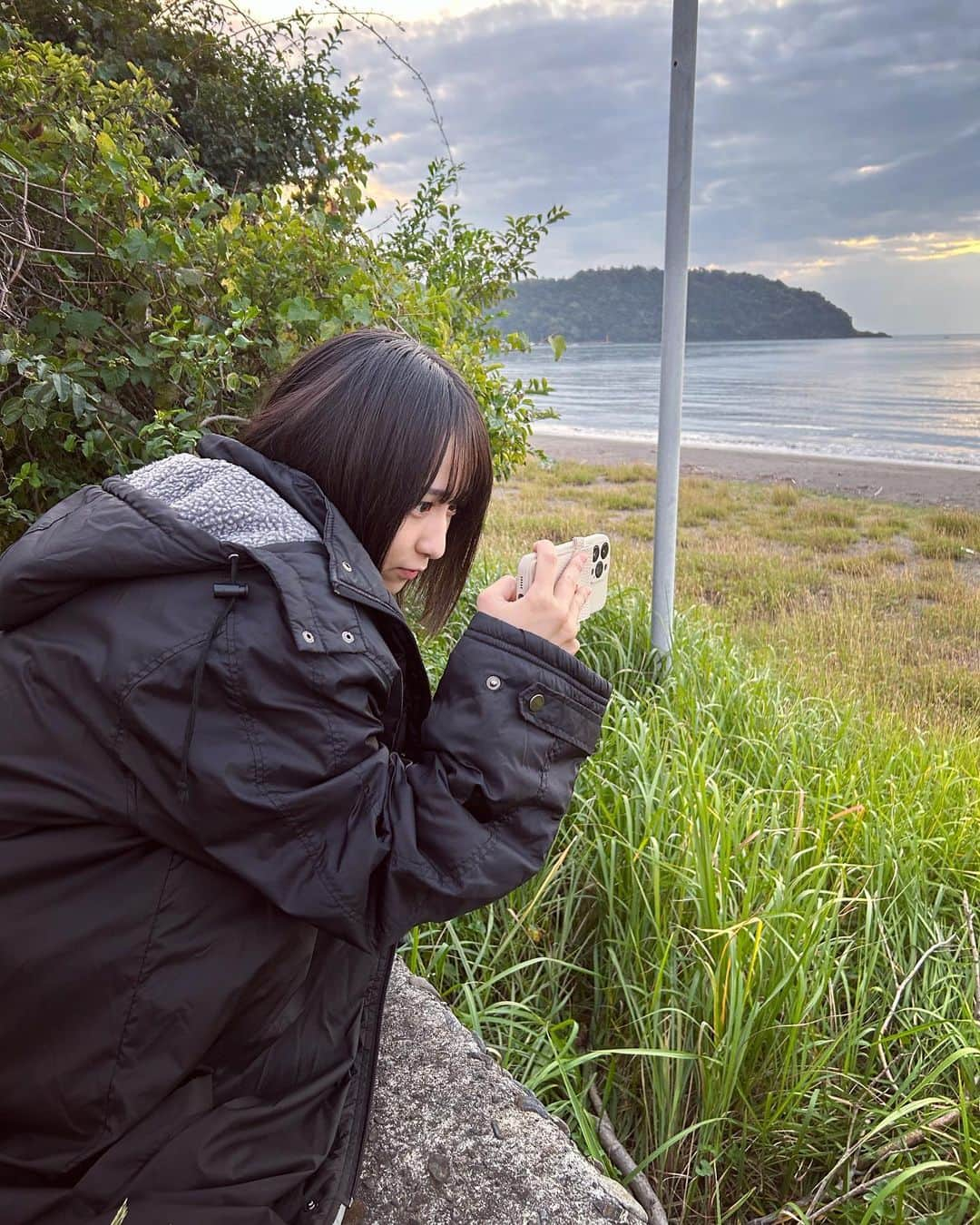 佐藤ひなたのインスタグラム：「・ ・ マネージャーさんが撮ってくれた写真📷☀️  みなさん 「インターホンが鳴るとき」 観ていただいていますか？  実は… 2話のエンディングにも出演させていただいています👍🏻 (1話とは違う登場パターンです🐰)  TVerにて見逃し配信があるので 是非観て頂けると嬉しいです！  #インターホンが鳴るとき #イン鳴る  #ドラマ化 #原作 #漫画 #りお 先生 #瀬畑純 先生  #dramaaddict  #佐藤ひなた #ひな #06 #ひなbiz」