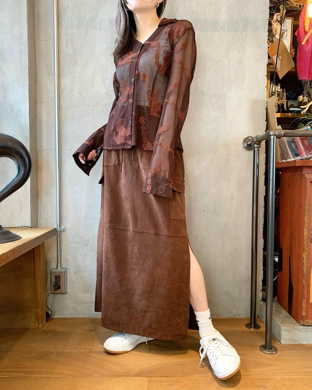 birthdeathのインスタグラム：「New Arrivals  00's HARLEY-DAVIDSON eagle pattern mesh shirt  90's Brown side slit skirt  🦋オンラインストアに掲載中です。  #birthdeath #vintage」