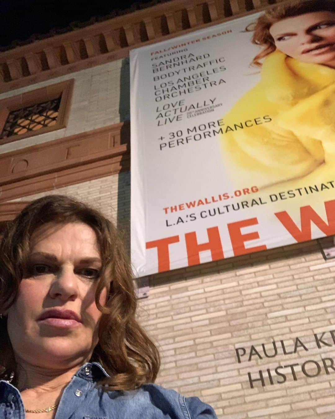 サンドラ・バーンハードさんのインスタグラム写真 - (サンドラ・バーンハードInstagram)「Tonight Sold Out with so much soul thank you LA I adore you @thewallisbh Lady Of The Canyon」10月20日 15時09分 - sandragbernhard