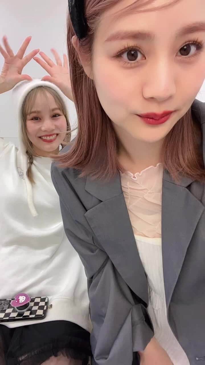 安中亜美のインスタグラム：「THIS IS FUMIAMI📕 ふみあみ本についてインスタライブ💞」