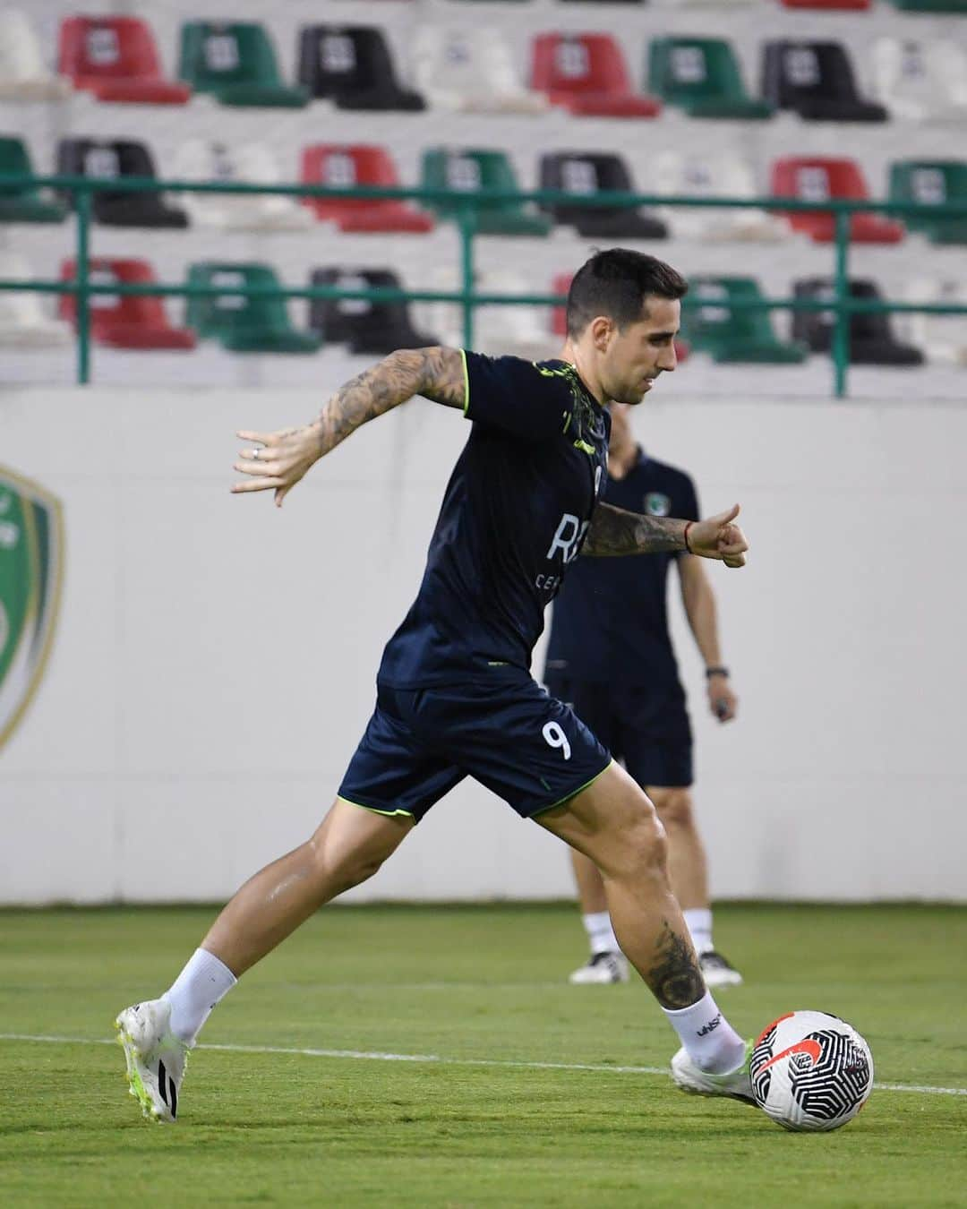 フランシスコ・アルカセルさんのインスタグラム写真 - (フランシスコ・アルカセルInstagram)「keep working 💪🏽⚽️」10月20日 15時12分 - paco93alcacer