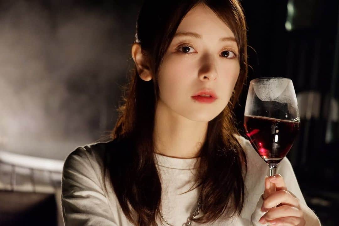 木村葉月さんのインスタグラム写真 - (木村葉月Instagram)「一眼で撮ってもらった、湯けむりと私 🍷」10月20日 15時13分 - 82ki_82ki