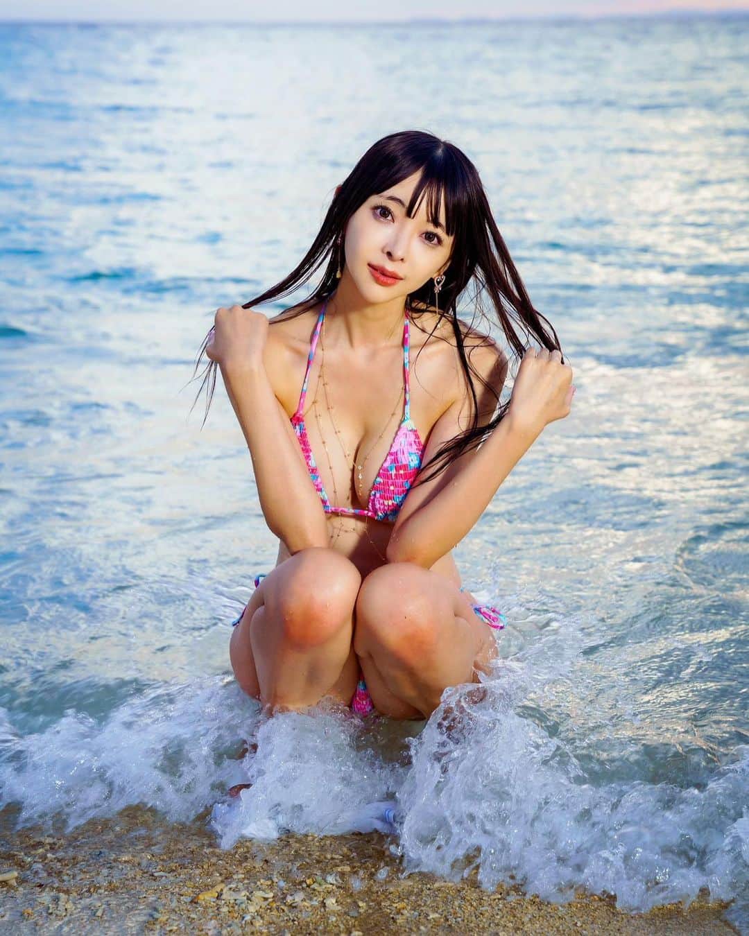 東堂とものインスタグラム：「沖縄〜🐬🫧‪  撮影：いっきかめらさん ♡••┈┈┈┈┈┈┈┈┈┈••♡⠀ #instagravure ⠀ #グラビアモデル ⠀ #photo ⠀ #gravure ⠀ #インスタグラビア ⠀ #グラドル ⠀ #グラビア撮影⠀ #idol⠀ #instagood⠀ #japanesekawaii ⠀ #japaneseidol ⠀ #selfie⠀ #model ⠀ #被写体モデル ⠀ #グラビアアイドル ⠀ #Instafollow ⠀ #picture⠀ #スレンダーボディ⠀ #asiangirl⠀」