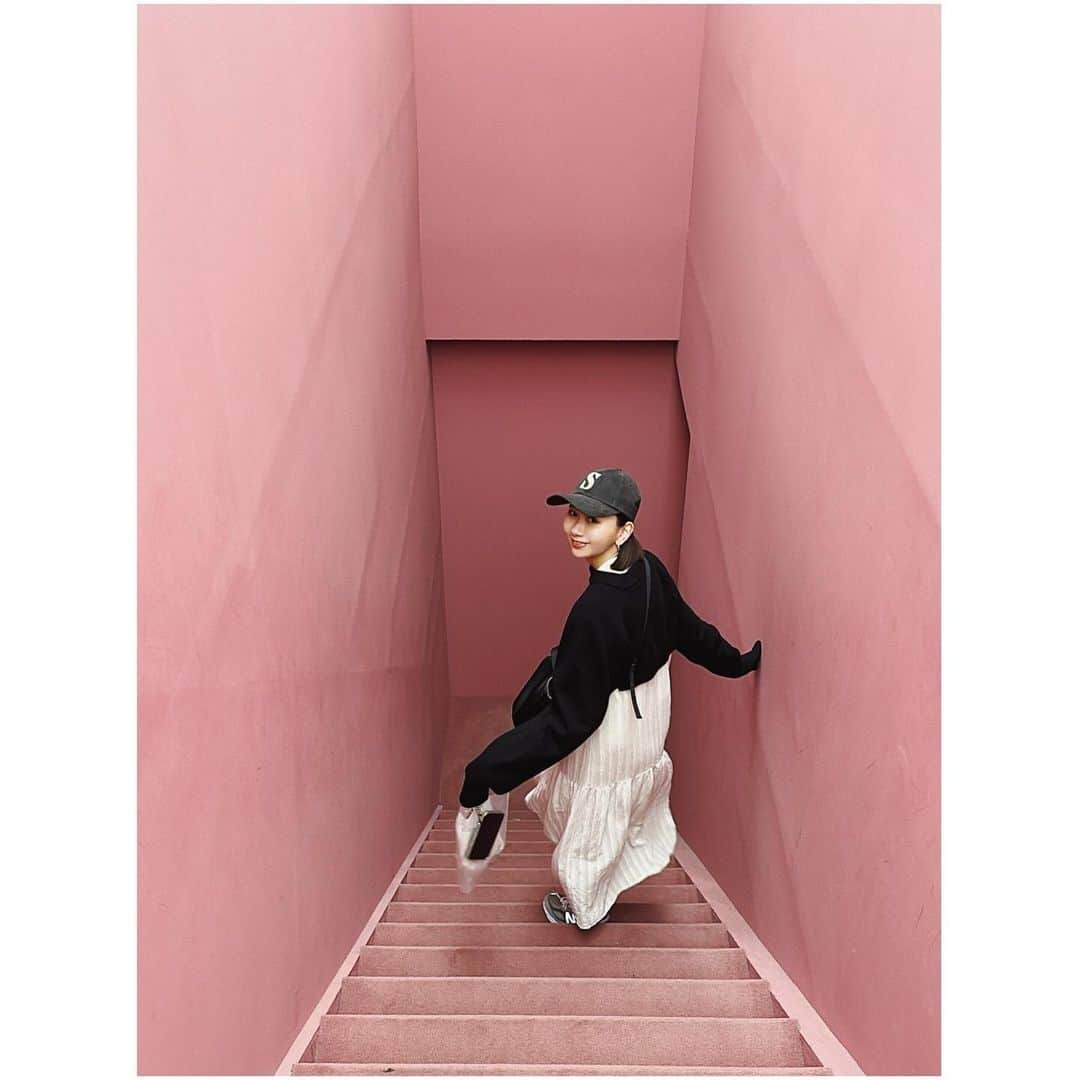 小口桃子さんのインスタグラム写真 - (小口桃子Instagram)「3泊4日旅行中の服まとめ✈️ キャップとフーディーは現地調達です！」10月20日 15時52分 - momoko_oguchi