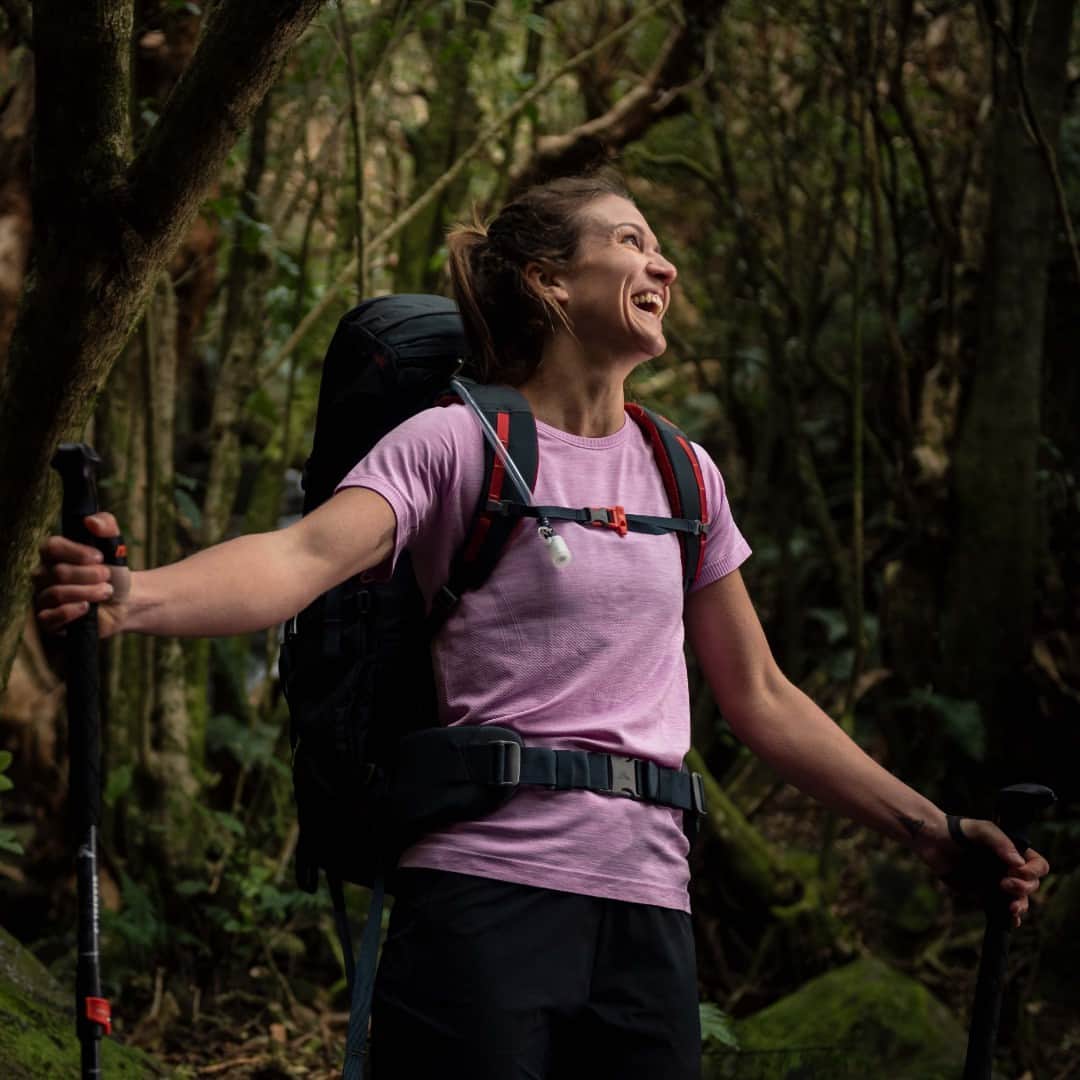 マックパックのインスタグラム：「Gearing up for spring weekends is a pretty sweet feeling. The air is getting warmer, days are getting longer, and the toes are (a little) less frozen. Getting ready for a weekender? Pop into your local Macpac to hire out a PLB, get DOC tickets (for NZ), or even grab that last-minute item you thought you had (hint hint - cooking fuel).   Where are you heading this weekend?」