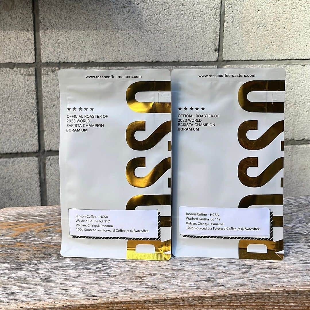 のインスタグラム：「【GUEST BEANS from World Barista Champion 2023 Boram Um on 10/20(fri)-】  Guest beans sales start today!!! As quantities are limited, we recommend purchasing early✨  If you have any questions, please ask the staff👫  Dogenzaka  Espresso ・Brazil Fazenda Um Pink Bourbon BP Tu Va Natural Filter、Retail bag ・Panama Janson Geisha Lot 117 Washed  Let's try it !!!  🚴dogenzaka shop 9:00-18:00(weekday) 11:00-18:00(weekend and Holiday) 🌿shibuya 1chome shop 8:00-18:00  #aboutlifecoffeebrewers #aboutlifecoffeerewersshibuya #aboutlifecoffee #onibuscoffee #onibuscoffeenakameguro #onibuscoffeejiyugaoka #onibuscoffeenasu #akitocoffee  #stylecoffee #warmthcoffee #aomacoffee #specialtycoffee #tokyocoffee #tokyocafe #shibuya #tokyo」