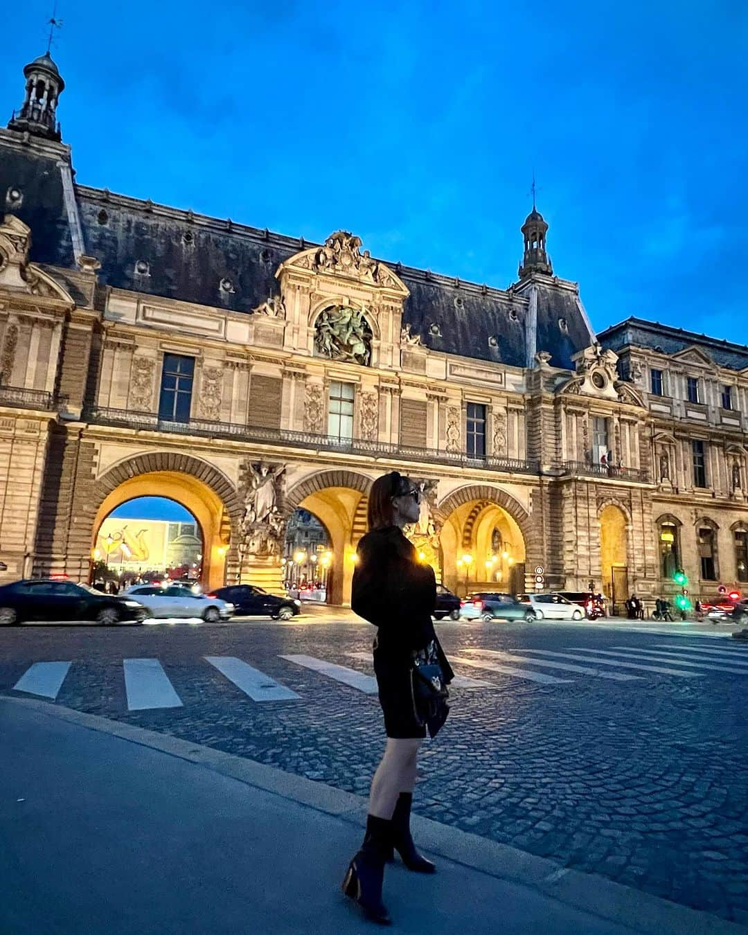 カリスマゆきちゃんさんのインスタグラム写真 - (カリスマゆきちゃんInstagram)「. Paris🖤🤍🖤  _________________________________ #museedulouvre #muséedulouvre #ルーブル美術館 #museelouvre #paris #paristravel」10月20日 16時16分 - charisma.yukichan