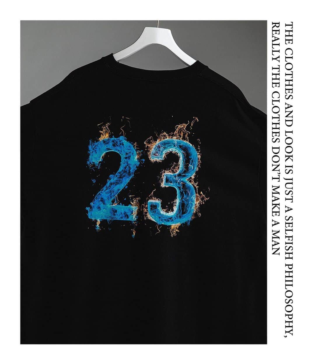 アップルバムさんのインスタグラム写真 - (アップルバムInstagram)「「"Blue Flame 23" L/S T-shirt」 APPLEBUMにとって重要なナンバー【23】を、完全燃焼を意味する青い炎で表現。 今季から一新した、オリジナルロングスリーブTシャツのバックに落とし込みました。 12ozというウルトラヘビーな天竺生地を使用し、身幅とアームホールを大きく広げ、着丈はやや短めに。 こだわり抜いたオリジナルボディを是非体感してみてください。  #applebum #blueflame」10月20日 16時29分 - applebum_tokyo