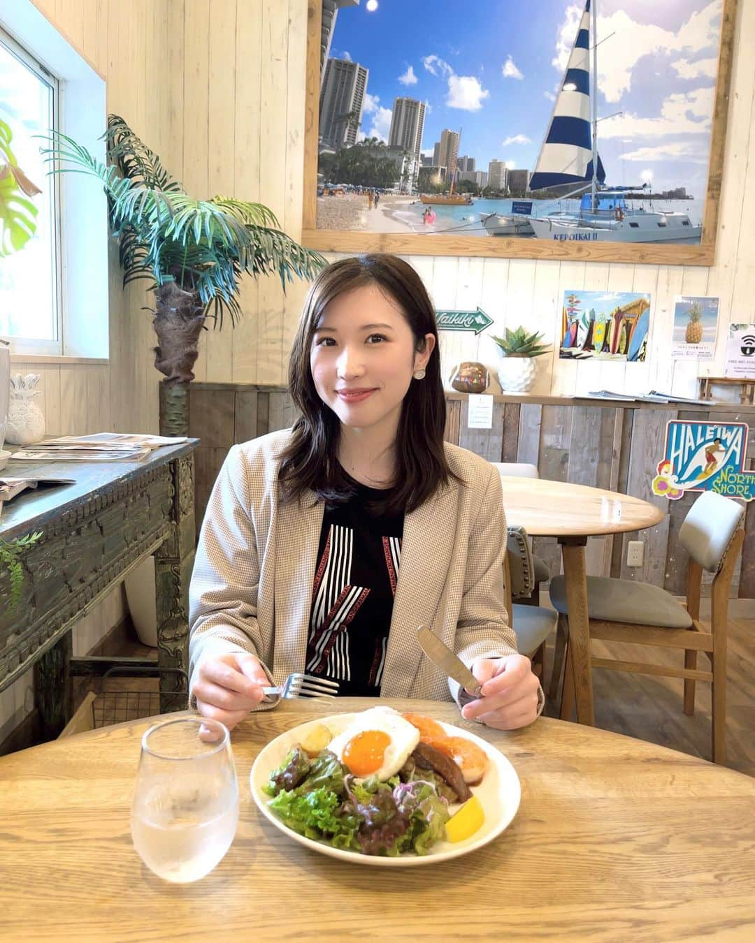 吉田沙弥香のインスタグラム：「ALOHA CAFE🍍🤍 満足ランチセットやった✨」