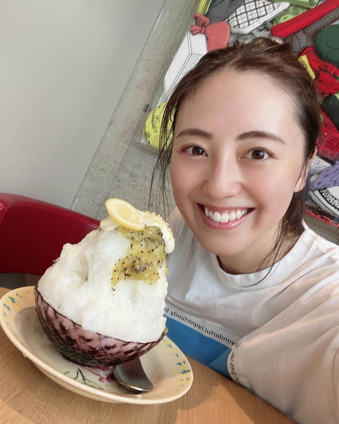 沢井美優のインスタグラム：「沢井からのお知らせです✨  明日10月21日22時から　日本テレビ 「ゼイチョー ～「払えない」にはワケがある～」  第二話出演させていただきます。 お見逃しなく✨  明日19時頃かな？ お誕生日も近いしYouTube生配信する予定です☺️ 是非❣️  #沢井はかき氷です #🍧  #かき氷 #かき氷大好き  #かき氷は人を幸せにする #🧡　 　 #笑顔溢れる毎日を  #明日もきっと素敵な一日 #🍀」