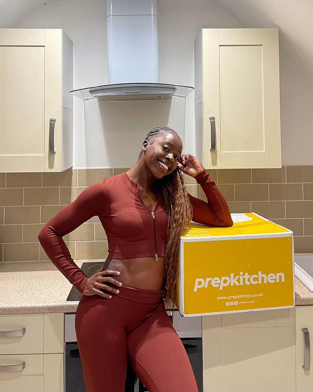 デズリー・ヘンリーのインスタグラム：「#Ad Weekend Meals sorted! @prepkitchenuk 😉💛  If you’re interested in giving meal prep a try to help you stay focused on your health & fitness journey, Then use code: DESIREE for 30% off first order.   #MealPrep #healthyEating #Lifestyle #fitness #Fitnessfriday #PrepKitchen」
