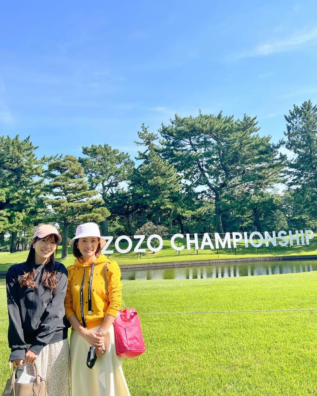 高沢奈苗さんのインスタグラム写真 - (高沢奈苗Instagram)「.  やって来ました！！ 『ZOZO CHAMPIONSHIP』 今年も楽しみにしてたーっ😍❤️‍🔥⛳️  初日の昨日はお天気にも恵まれて、最高の観戦日和☀️🚶‍♂️  毎年観に行ってるんだけど、PGAツアー選手の厚き戦いを目の前で観られるのは感動🥹✨ 飛距離がエグい〜！🏌️‍♂️  今年は誰が優勝するのかな？🏆 楽しみだな😍😍😍✨  明日もまた現地で観るぞーっ✊😎  .  .  #zozochampionship2023 #zozochamp #pgatour #golf #golflife #adidasgolf #adidastokyo #neweragolf #adicross #ずっとゴルフ #アディダスゴルフ #ニューエラゴルフ #アディクロス #ゾゾチャンピオンシップ2023 #ゴルフ女子 #ゴルフ観戦 #習志野カントリークラブ #PR」10月20日 17時18分 - nanaetakasawa