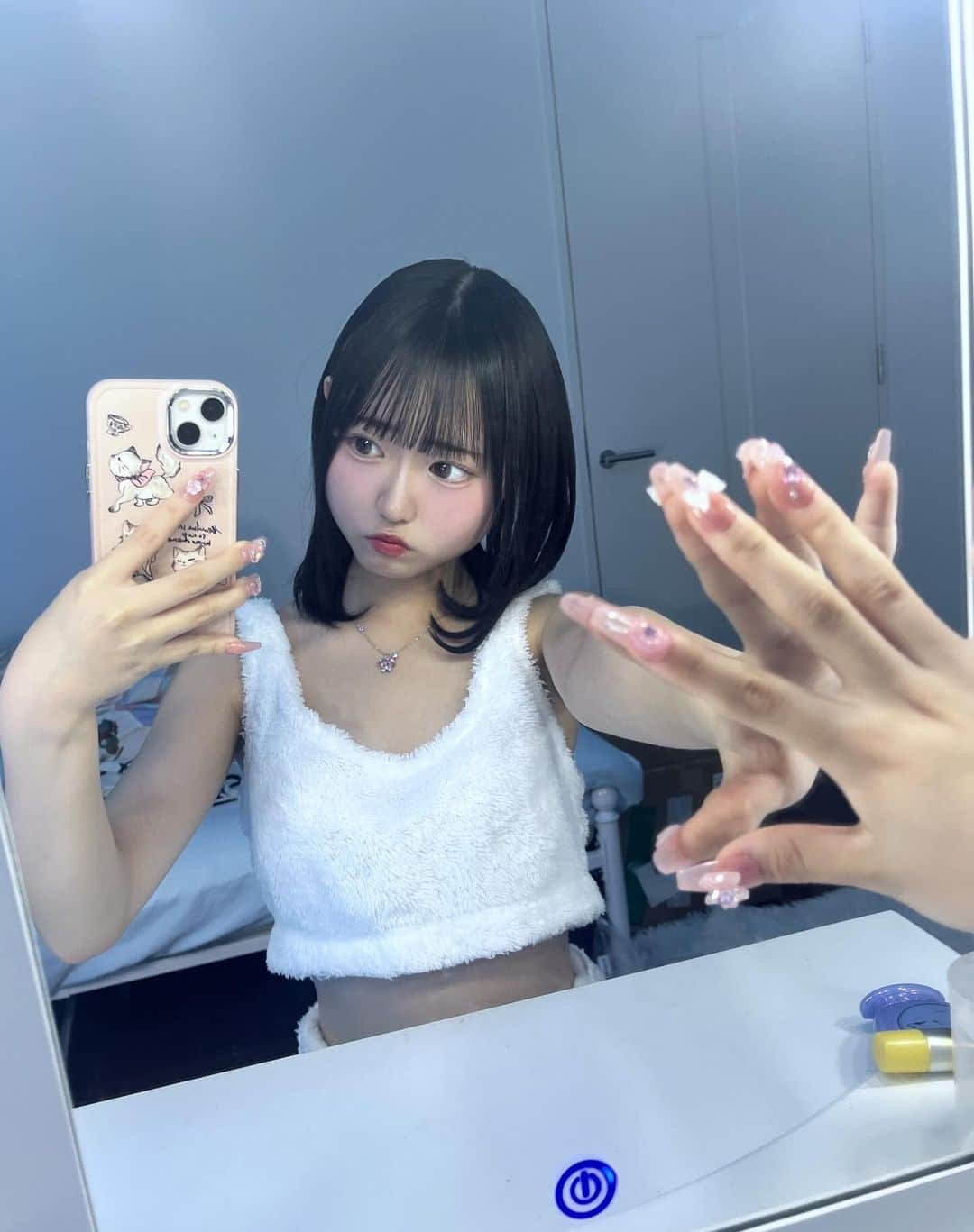 Ririkaのインスタグラム：「みんなは何枚目が好き～？💓 ぜーんぶSHEINで揃えた！！  ❣️クーポンコード【ririka0027】  1、2枚目 セットアップ 1541448 ネイルチップ 19331236 ネックレス 14895177 スマホケース 19709039  3枚目 服 12769536 靴下 14706490 靴 19029663 サングラス 18464784  4枚目 ジャケット 20213363  5枚目 ワンピース 16227401 カチューシャ 18146010  #PR #SHEIN #SHEINforAll @shein_japan」