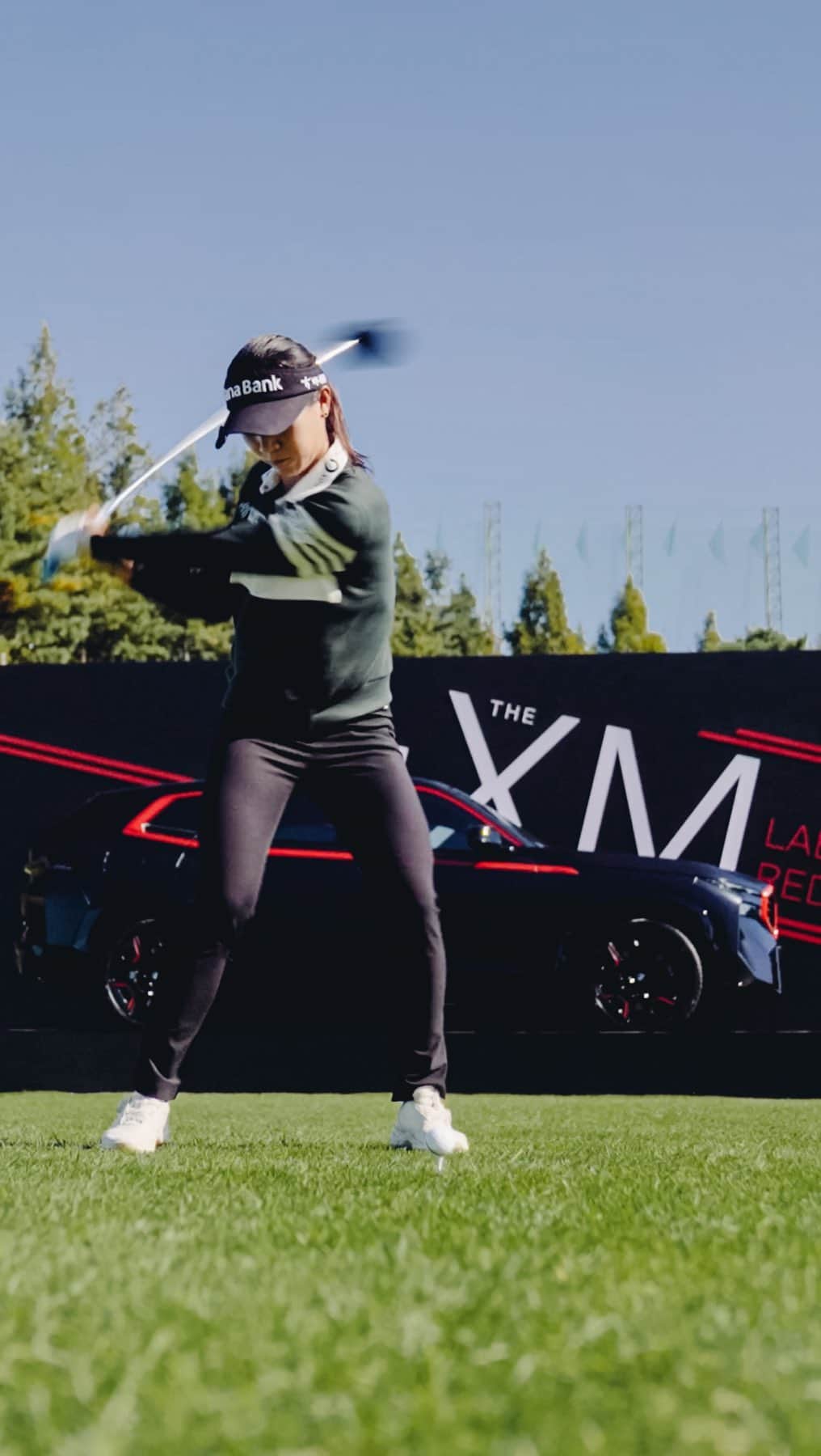 BMWのインスタグラム：「South Korea calling. Action packed days at the BMW Ladies Championship.  The BMW i7 & the BMW XM Label Red. #THEi7 #ThisIsForwardism #BMW #BMWXM #LABELRED #BMWGolfsport  BMW i7 xDrive60: Combined power consumption: 19.6–18.4 kWh/100 km. Combined CO2 emissions: 0 g/km. Electric range: 590–625 kilometers.  BMW XM Label Red: Combined fuel consumption, weighted: 2.0–1.6 l/100 km. Combined power consumption, weighted: 33.5–32.5 kWh/100 km. Combined CO2 emissions, weighted: 45–35 g/km. Electric range: 33–34 kilometers. All data according to WLTP. Further info: www.bmw.com/disclaimer」