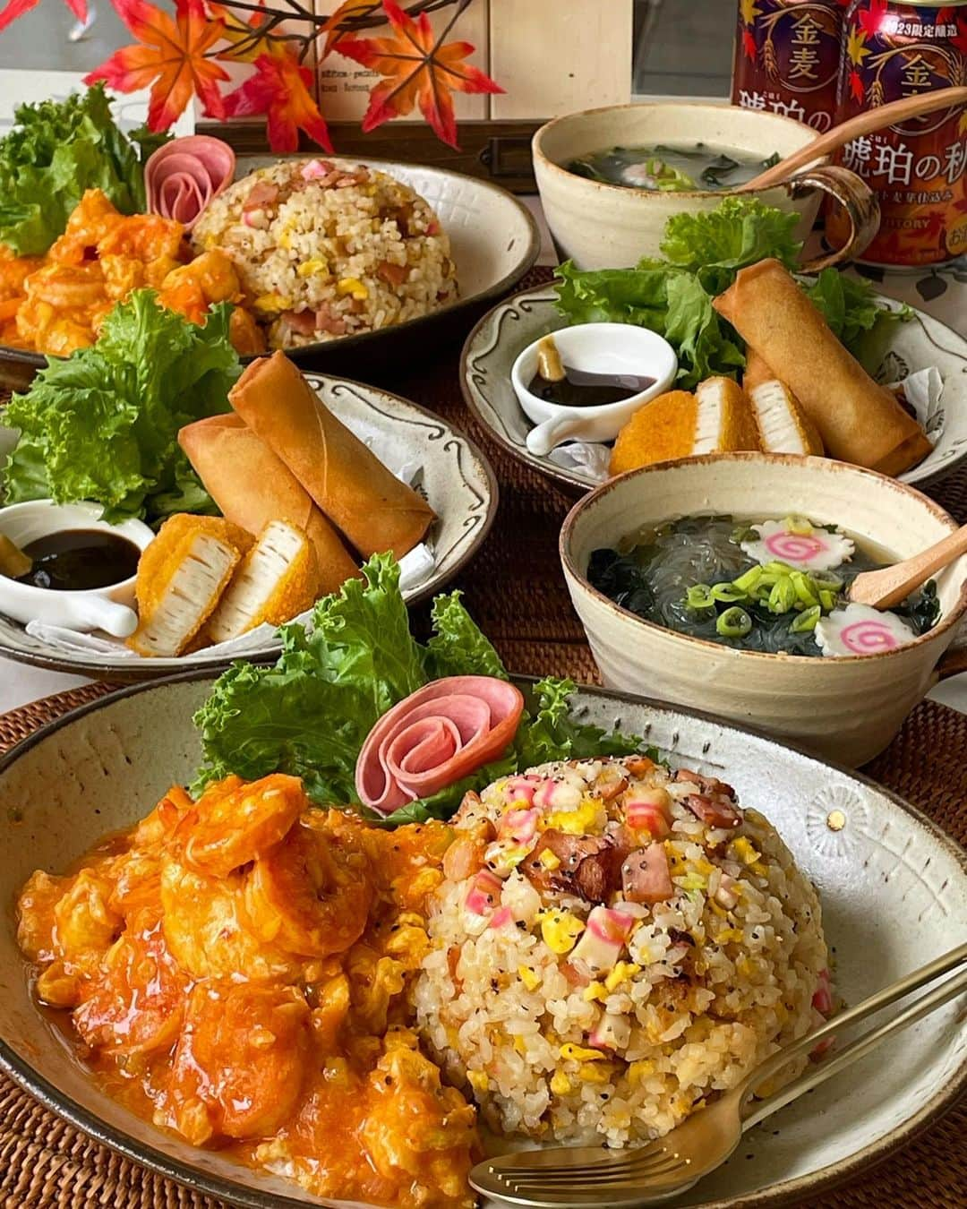 り～♬のインスタグラム：「こんばん金曜日……🍚 ・ ・ 『今夜はおうち中華』 ・ ・ ✴︎エビ玉チリ炒飯 ✴︎春巻き＆帆立風 ✴︎春雨スープ ✴︎発泡酒🍺  皆さま、良い週末を😄💕  #おうちごはん#夕ごはん#うちごはん#家族ごはん#料理#料理写真#手料理#献立#美味しい#うつわ好き#器#暮らし#食卓#おうちカフェ#食いしん坊#フーディテーブル#料理好きな人と繋がりたい#japanesefood#yummy#日々#日々の暮らし#dinner#delicious#foodpic #中華料理#おうち中華#エビチリ#炒飯#海老#大好物」