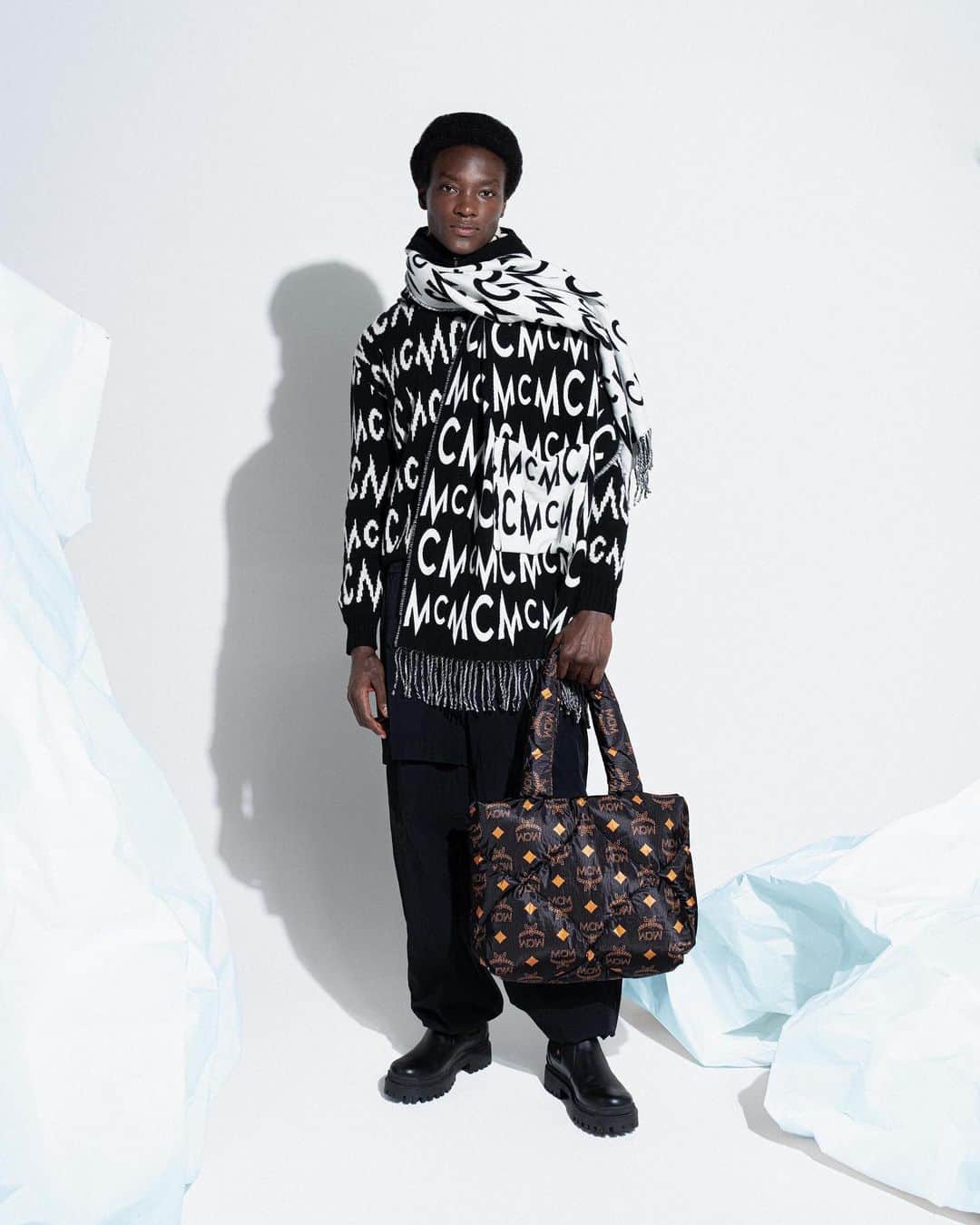 のインスタグラム：「We’re in our puffy era.  MCM Autumn Winter 2023 Collection   #MCMAW23」