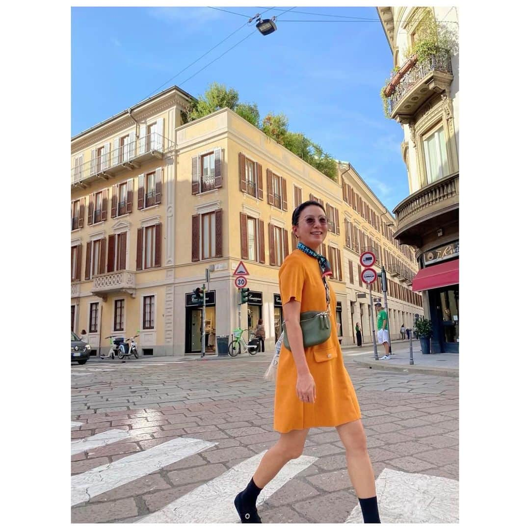 キム・ヒエのインスタグラム：「. 밀라노-런던-피렌체, 정말 아름다운 도시들! 🧡🧡  #MILANO #LONDON #FLORENCE #여행 #김희애 #KIMHEEAE  @yg_stage」