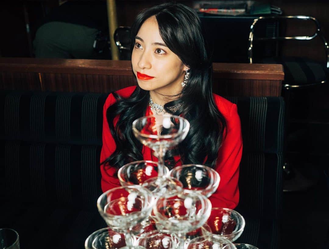 KANONのインスタグラム：「キャバクラバイト始める母さん #TokyoCalling」
