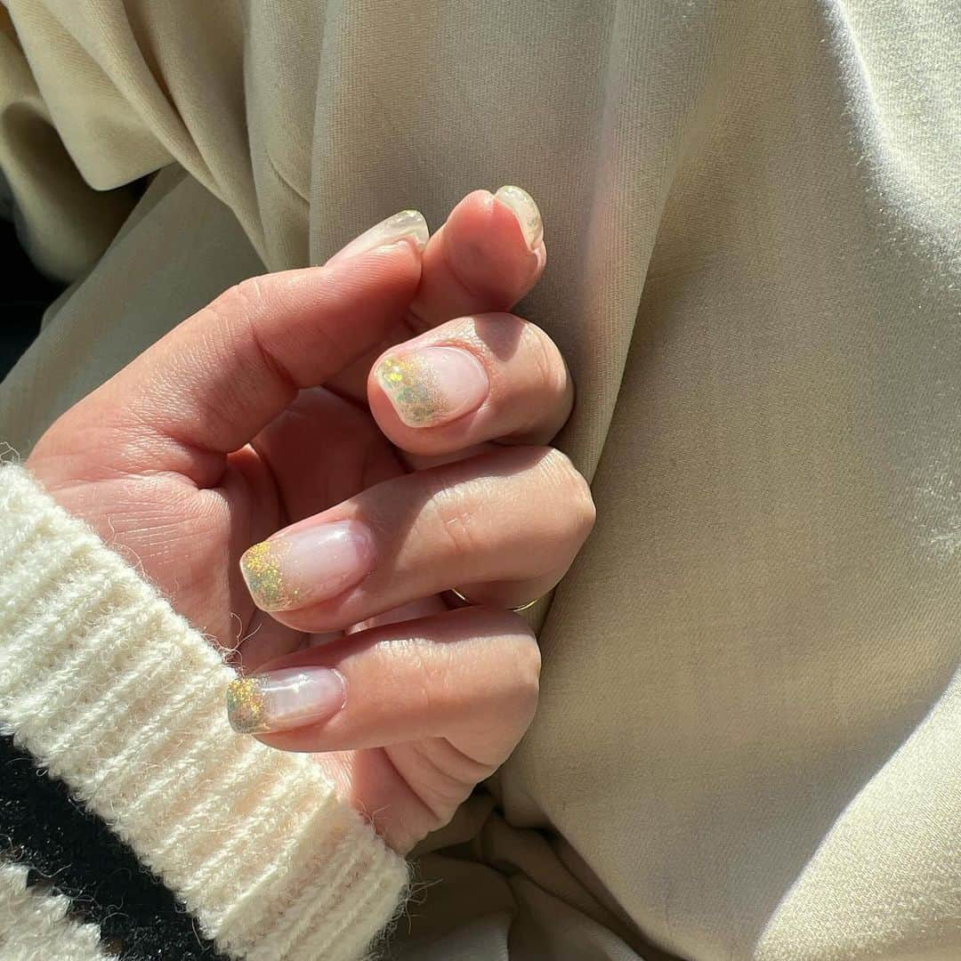 太田江莉奈さんのインスタグラム写真 - (太田江莉奈Instagram)「.  silver × orange 💅  可愛くてずっと見てしまう🩶🧡  . .  #大名ネイル#大名ネイルサロン #マグネットフレンチ#マグネットネイル  #秋ネイル#マグネットグラデーション」10月20日 17時35分 - erina_o_