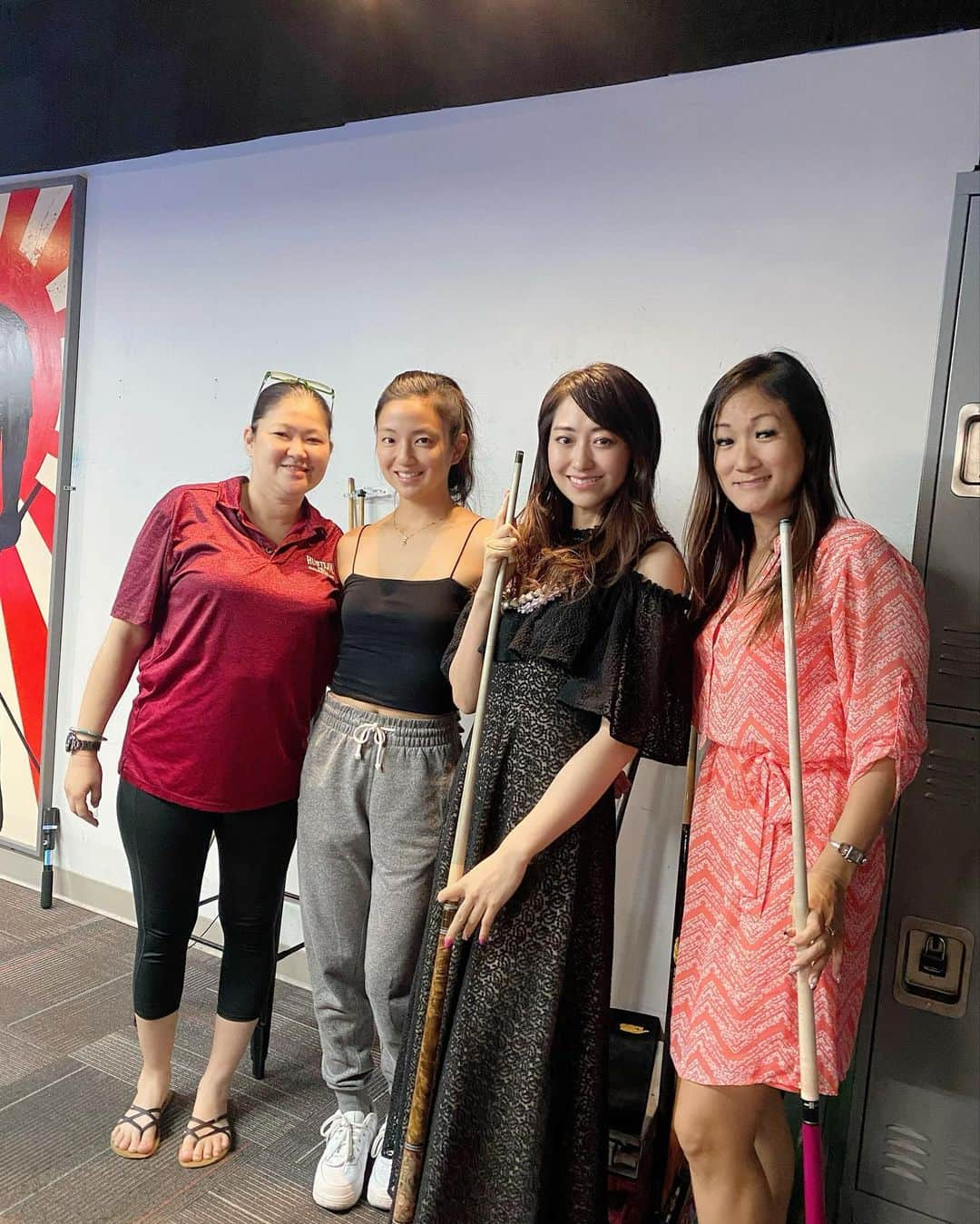 江辺香織さんのインスタグラム写真 - (江辺香織Instagram)「I had a exhibition in hawaii. @kobayashi_billiards   My favorite pool family were there🥰 I was so happy to see everyone it been 2years already.  I showed them some trick shot first,then we had practiced three different trick shot.  Everyone learned so quickly!! It was so great opportunity to practice with them.  Thank you so much for supporting me. I'd love to see you soon again.  @kobayashi_billiards  @kobayashi_kurt  @tehsyx  @tenor808  @tara__goya  @yokawaryo   ハワイの会員制ビリヤードホールにて、プライベートエキシビジョンをさせて頂きました☺️ 沢山の方に支えて頂き心より感謝🥲🩷  チャリティーイベントとしてマウイ島へのサポート団体へ寄付して頂きました。個人的にも想い出深い場所です。 Pray for Maui...🫶  #billiards #trickshot #show #waikiki #pool #charityformaui #maui #charity #ビリヤード」10月20日 17時38分 - kaori.ebe