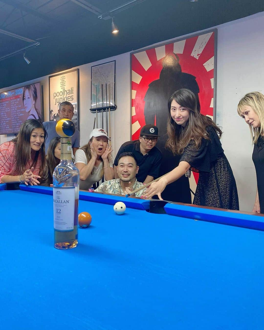 江辺香織のインスタグラム：「I had a exhibition in hawaii. @kobayashi_billiards   My favorite pool family were there🥰 I was so happy to see everyone it been 2years already.  I showed them some trick shot first,then we had practiced three different trick shot.  Everyone learned so quickly!! It was so great opportunity to practice with them.  Thank you so much for supporting me. I'd love to see you soon again.  @kobayashi_billiards  @kobayashi_kurt  @tehsyx  @tenor808  @tara__goya  @yokawaryo   ハワイの会員制ビリヤードホールにて、プライベートエキシビジョンをさせて頂きました☺️ 沢山の方に支えて頂き心より感謝🥲🩷  チャリティーイベントとしてマウイ島へのサポート団体へ寄付して頂きました。個人的にも想い出深い場所です。 Pray for Maui...🫶  #billiards #trickshot #show #waikiki #pool #charityformaui #maui #charity #ビリヤード」