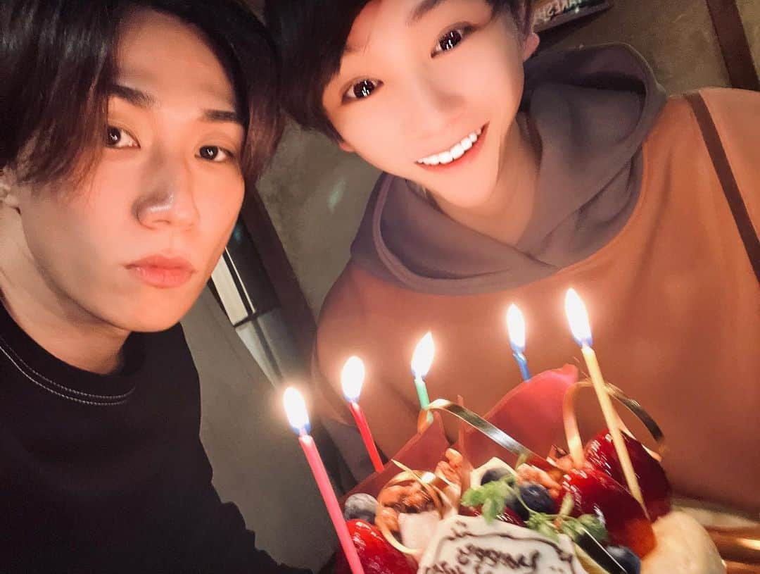 早乙女太一さんのインスタグラム写真 - (早乙女太一Instagram)「誕生日の友達🎂  健ちゃんは喜び過ぎて顔変わってた。」10月20日 17時48分 - taichisaotome_official