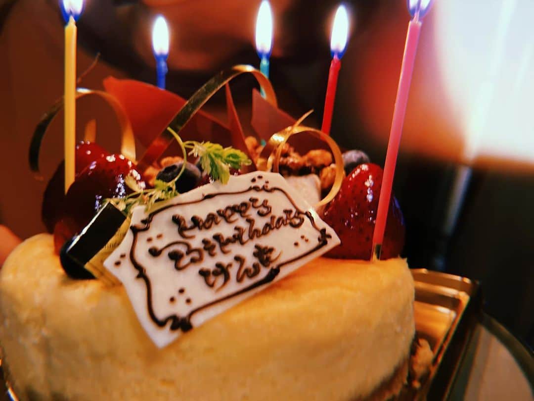 早乙女太一のインスタグラム：「誕生日の友達🎂  健ちゃんは喜び過ぎて顔変わってた。」