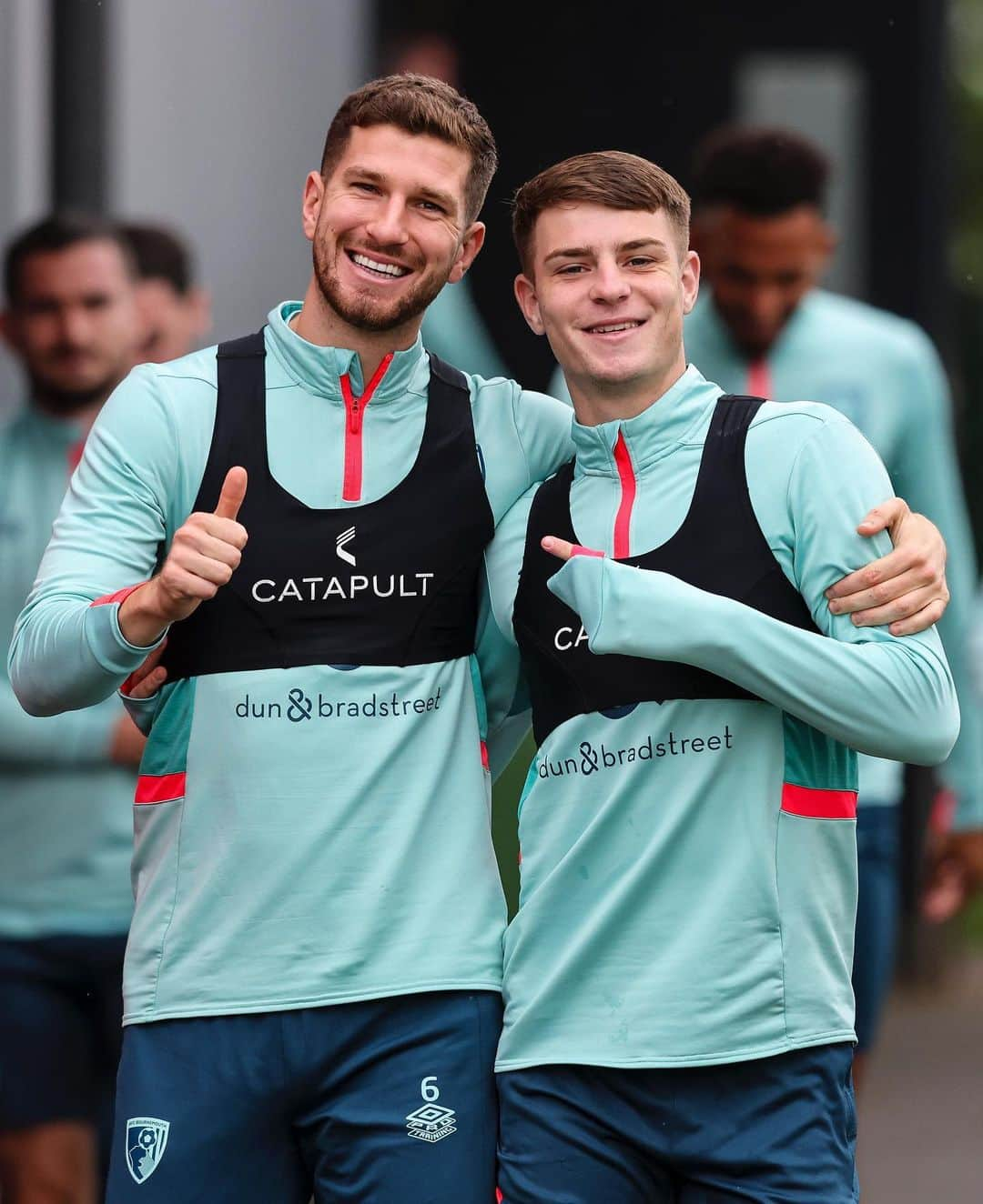 AFCボーンマスのインスタグラム：「These two bringing the vibes 👊」