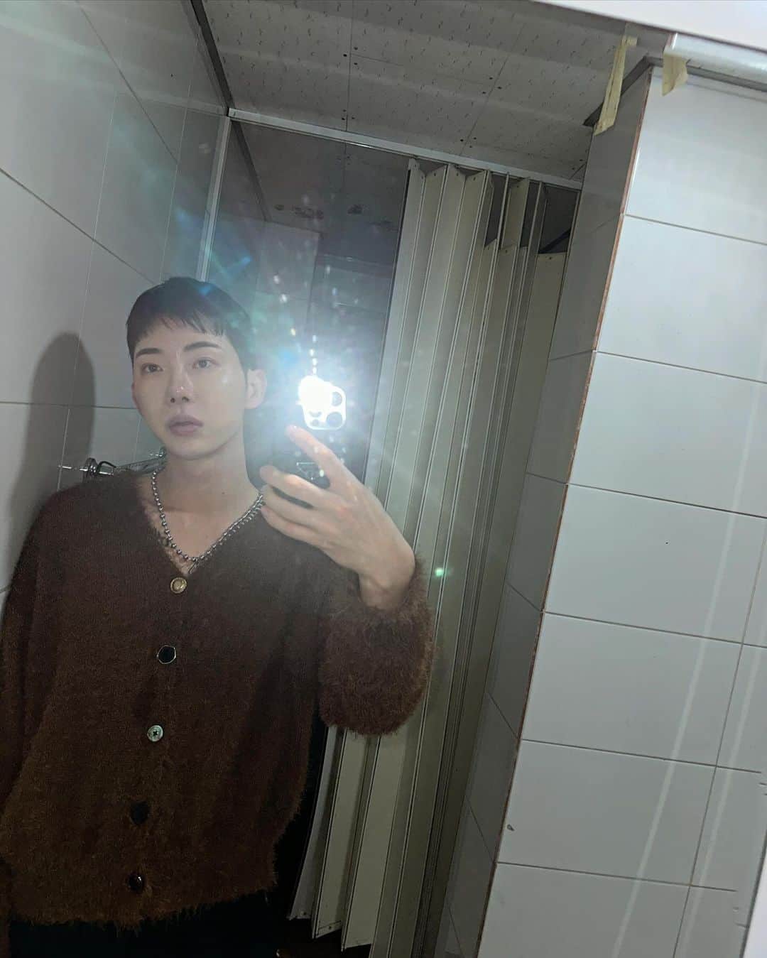 チョ・グォン さんのインスタグラム写真 - (チョ・グォン Instagram)「춥네요🤎」10月20日 17時53分 - kwon_jo