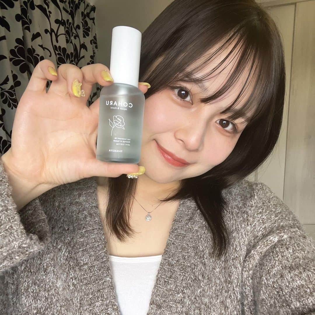 後藤沙梨花さんのインスタグラム写真 - (後藤沙梨花Instagram)「ごきげんよう🌸  ミス和コンテストファイナリスト6名へ、 株式会社 柳屋本店(@coharu_style )様より 【 トリートメントオイルCOHARU 〈リペア＆モイスト〉】をいただきました！  ～使用してみての感想～ エントリーNo.1 坂田野愛さん🔮 髪の長い私にとってお風呂の後のドライヤーの時間は結構退屈なのですが、こちらのオイルは匂いがとっても良く楽しませて頂きました。翌朝の髪のコンディションも良く、周りの友人にもオススメしたいと思います！💕  エントリーNo.2 木谷心さん🍀 私自身、ブリーチしたことのある髪なので、広がりや絡まりがすごいのですが、使用することでサラサラになりまとまった髪になりました！毎日使わさせていただきます🎶ありがとうございました！💞  エントリーNo.3 川津佐葵さん🌹 ヘアオイルが苦手な私でも使えて、ベタベタせず艶のある仕上がりに✨そして何と言ってもペアー&ティーの香りが素敵です🤍  エントリーNo.4 松山結生さん💎 嬉しい植物由来成分で、軽やかな使用感と香りがとっても使いやすかったです🌿♡  エントリーNo.5 福山莉央さん🎀 まずとってもいい香りがします🫧 ヘアオイルなのに、ベタつくことがなく、サラサラで使いやすいです😌 スタイリング剤としても、アウトバストリートメントとしても使える点がとっても便利だなと思いました💞 これからも愛用します✨ ありがとうございます💞  エントリーNo.6 増田百花さん🌼 ドライヤーの前にもヘアセット後にも使える万能なオイルで嬉しいです🥹🩵オイルなのにベタつきがなく、自然にまとめてくれる所がお気に入りです✨  ご協賛ありがとうございました！  #COHARU #コハル #ヘアオイル #柳屋本店 #学習院女子大学 #和祭 #gwc #Missgwc2023 #misscontest2023 #ミス和コンテスト #ミスコンテスト　#ミス和 #gakushuinwomenscollege #ミス和コンテスト2023 #ミスコン #春からgwc #学女 #学女ミスコン #ミスコンファイナリスト」10月20日 17時59分 - missgwc2023