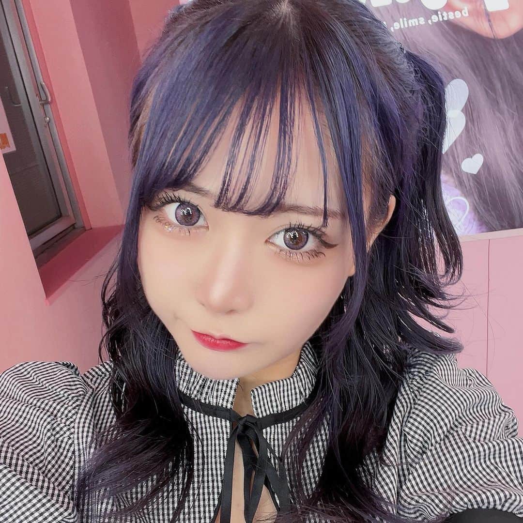 ねおきまこのインスタグラム：「ぱーぷるへあーに ぱーぷるからこん」