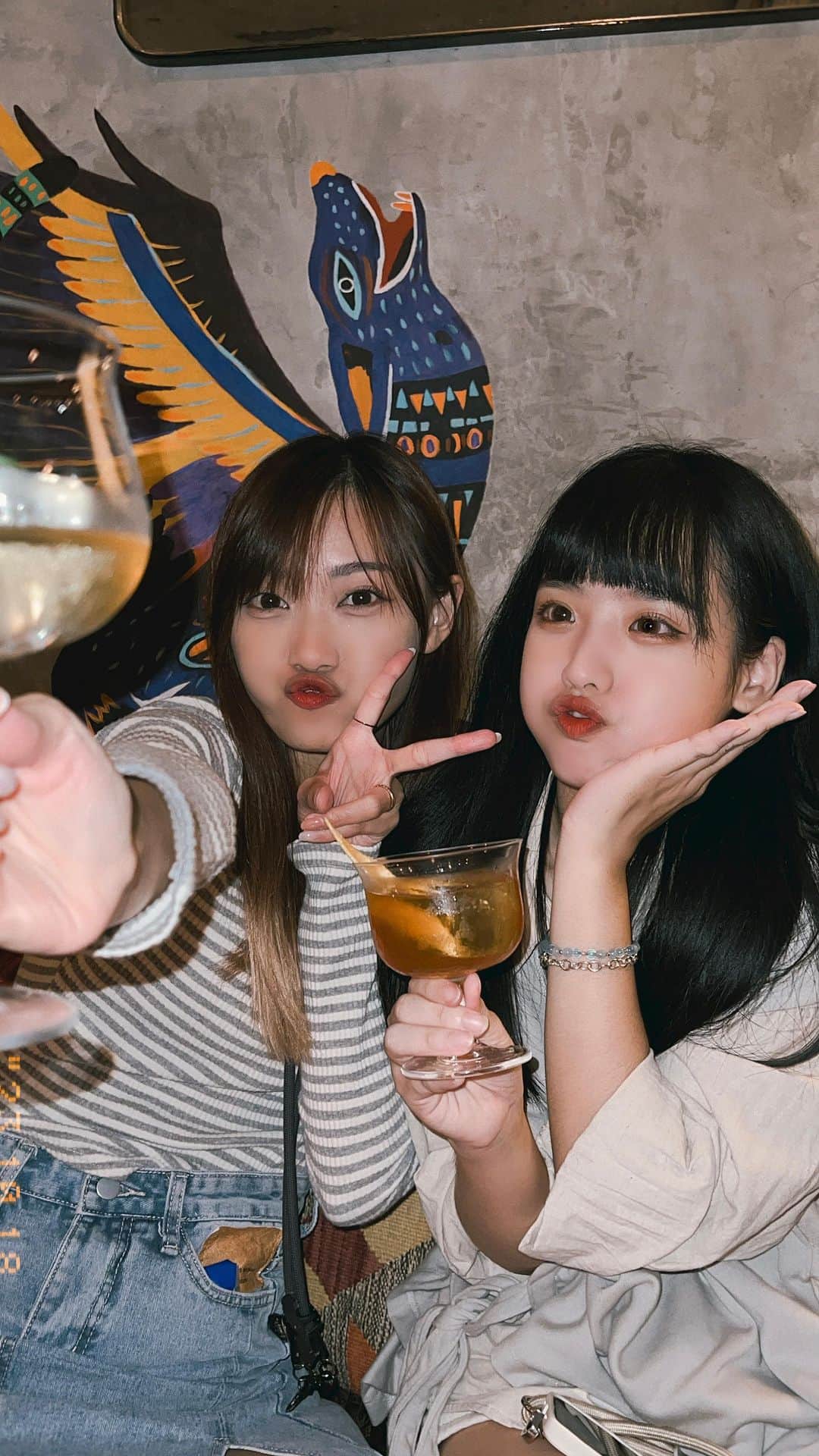 小白BaKaShiroのインスタグラム：「沒有美顏濾鏡別叫我拍照😡會修圖更佳😎 #一句話暖她一整天」