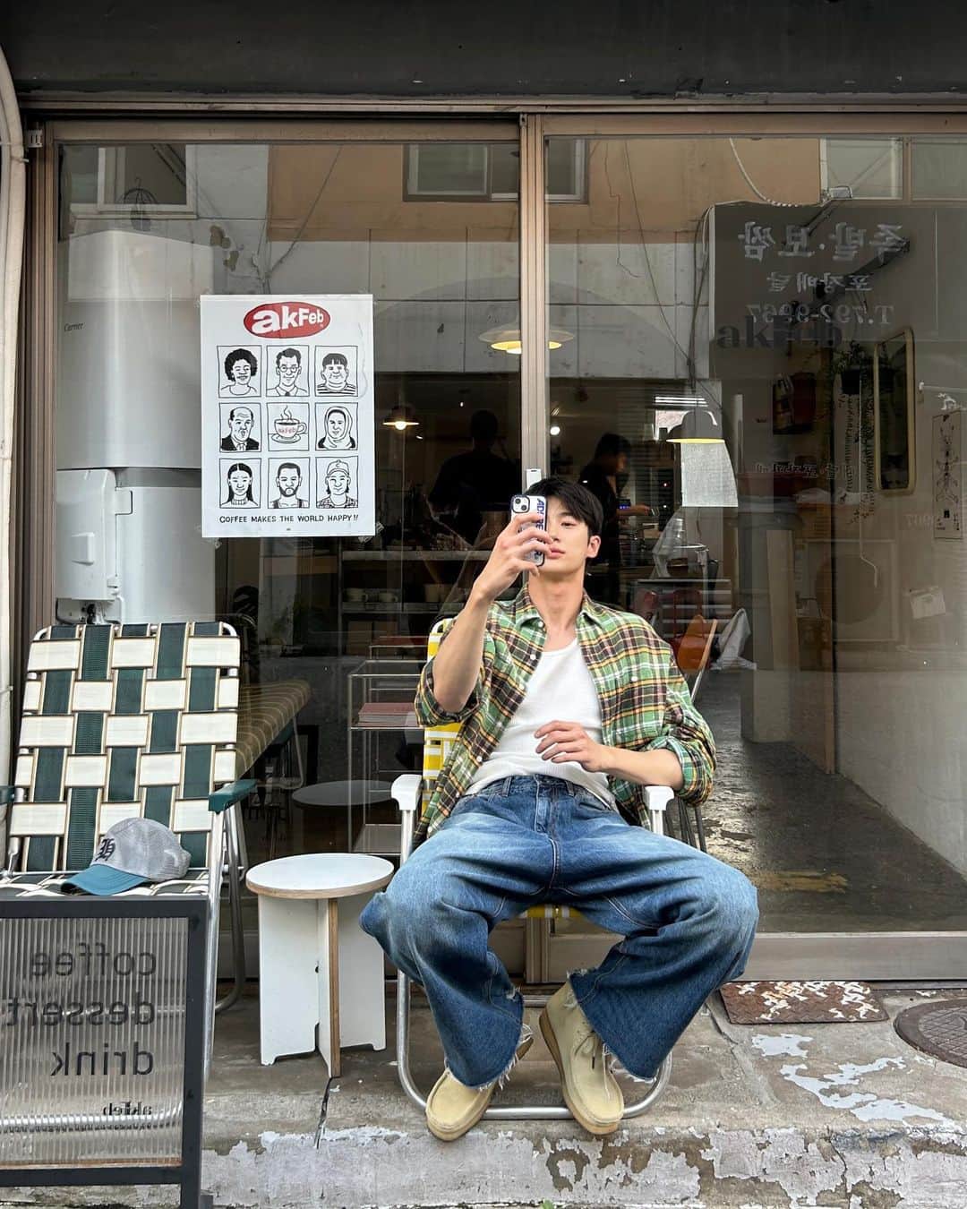 ビョン・ウソクのインスタグラム：「😶」