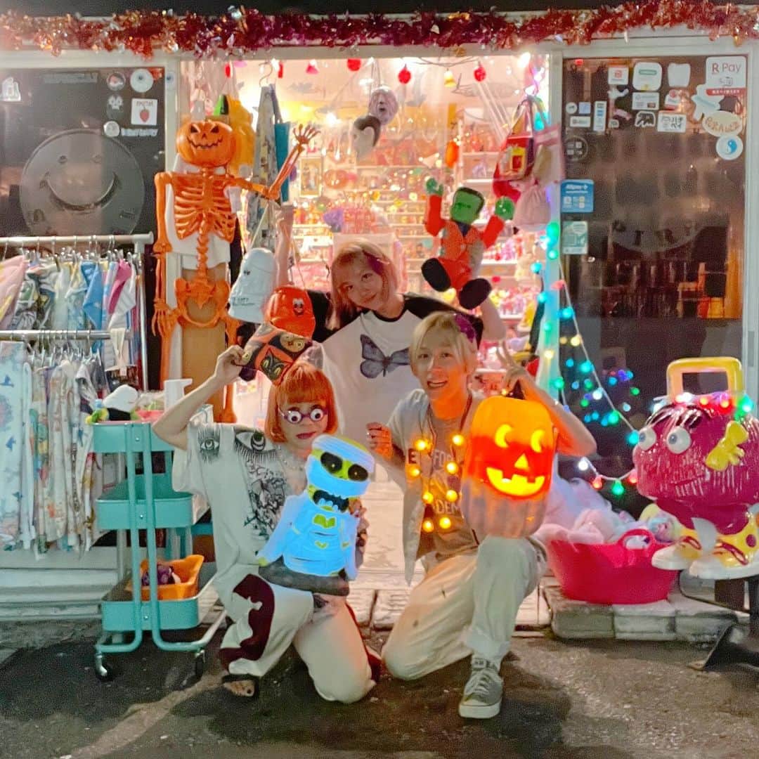 おもちゃやSPIRALのインスタグラム：「Halloween Goodsもたくさん入荷してます🎃✨  ご来店お待ちしてます👻❣️」