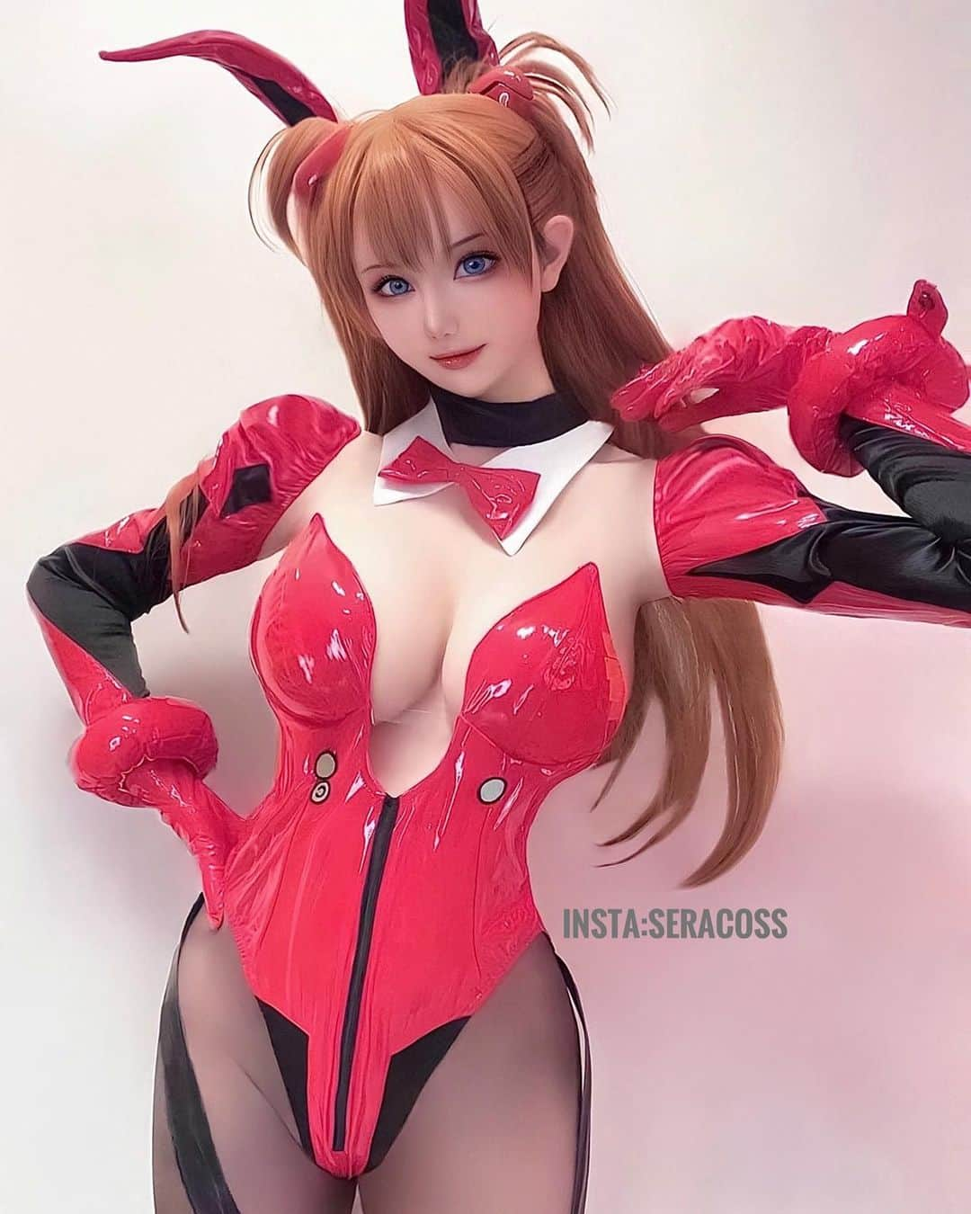 せら☆こすのインスタグラム：「my cosplay #asukalangley #evangelion  @seracoss  bunny version🐇💕 この一週間色々忙しくて🥹🙏🏼更新遅れました🌸 . . Thank you for this cute costume💕▶️ @nyacos.official  . . 💕thank you for the kofi💕 Bruno💐 Luis figueroa san💐 Tom cruz💐 Manuel san💐 Chen kun💐 kofiで支援してくれて 本当に助かります😭💕 私のコスプレのモチベはメンバーシップの方がいる限り頑張ろうとおもいます🔥たまにコスプレもういいやってなる時期がありますが🤣なんとか予定あわしつつやっていけたらいいなと！ . . . .  #nyacos #nyacosplay  #soryuasukalangley #shikinamiasukalangley #asukalangleysoryu #asukalangleyshikinami #asukacosplay #asukalangleycosplay #bunnygirl #bunnygirlsenpaicosplay #evangelion #evangelioncosplay #evangelionmemes #asukaevangelioncosplay #animecosplay #animegirl #animelover」