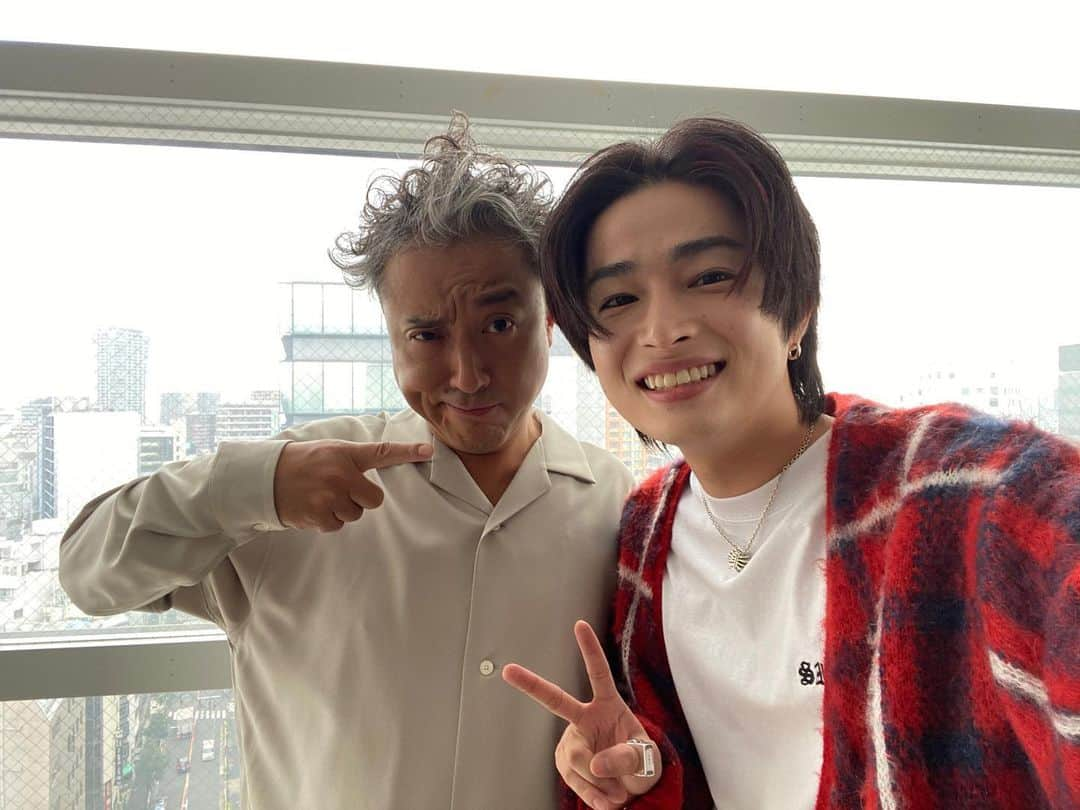 曽田陵介さんのインスタグラム写真 - (曽田陵介Instagram)「本日21時～ フジテレビ #うちの弁護士は手がかかる  2話ゲスト出演させて頂きます！ 蔵前さんと📸」10月20日 18時18分 - s24ry