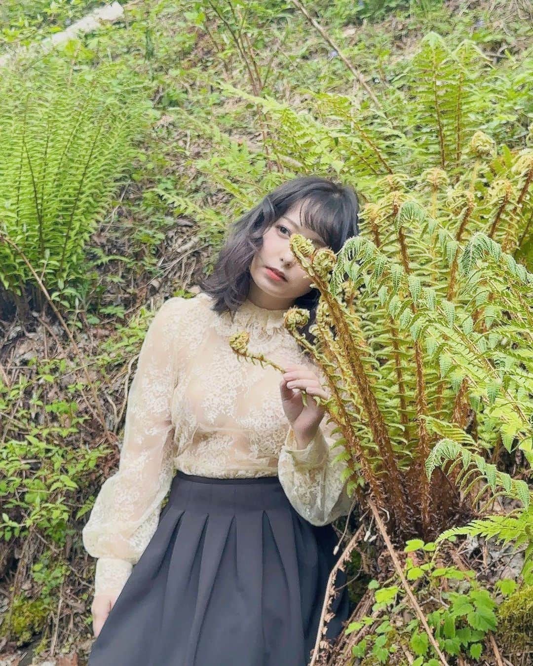 前田美里のインスタグラム：「本日発売のFRIDAYにて写真集アザーカットが掲載中です…🫧撮影初日のカットが誌面初だし…👙 . . #雑誌  #フライデー  #グラビア #写真集 #記憶の雫 #講談社 #グラビアアイドル  #アイドル #水着  #被写体 #ファインダー越しの私の世界 #写真好きな人と繋がりたい  #写真 #ヲタク #櫻坂46 #欅坂46 #日向坂46 #フォロー #フォロワー募集中 #gravure #idol #japanesegirl #follow #followme #좋아요 #팔로우미 #팔로미 #오오티디 #화보」