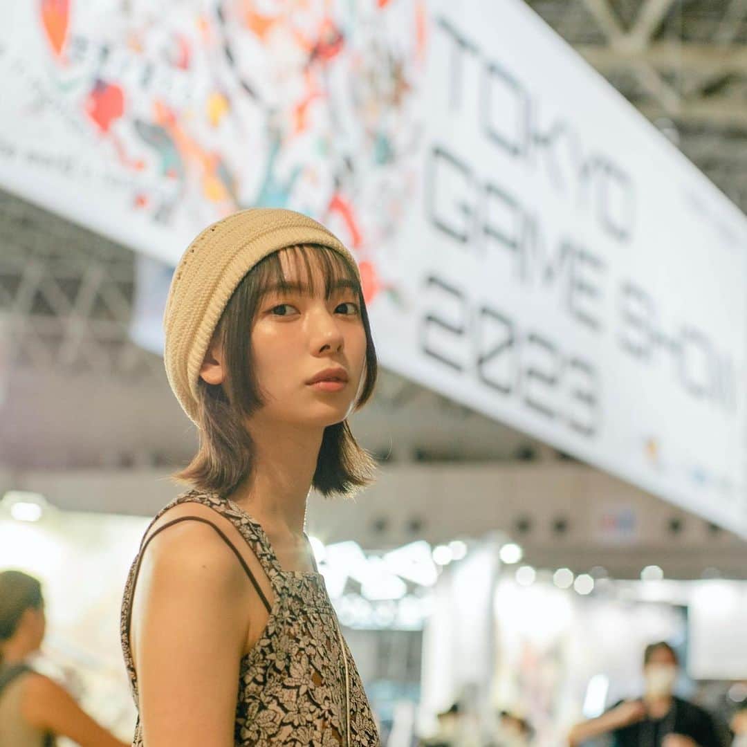 きなりのインスタグラム：「@beyondmagjp にて先日行ってきた #東京ゲームショウ2023 での様子を載せていただきました！ 色んなブースにお邪魔して沢山取材してきました！！ 最新のデバイスを体験して面白い発見だらけ☺️ Beyond magazineのアカウントから読めるので是非見てみてね〜！」