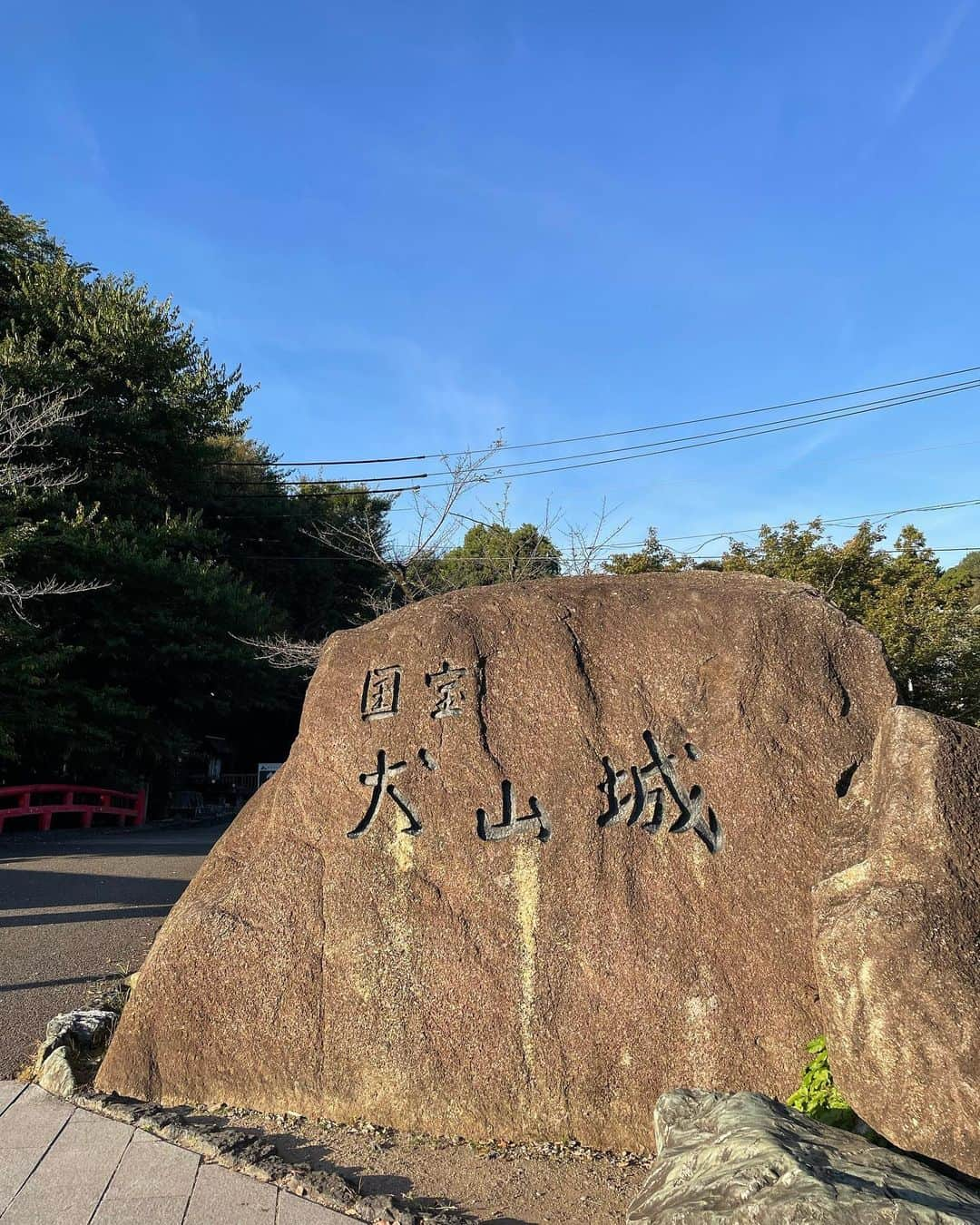 中島静佳さんのインスタグラム写真 - (中島静佳Instagram)「国宝の犬山城　6時間ドライブは長かったですが、愛知で両親に久しぶりに会えて嬉しかったです。滋賀と東京からそれぞれ向かいました。 #犬山城 #ドライブ#愛知観光」10月20日 18時28分 - shizuka617nakajima