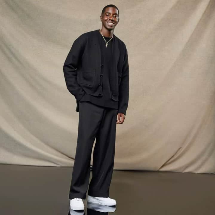 のインスタグラム：「When opportunity presents itself — take it.  That’s what Cameron Lide (@camrantula) did.   As a student at Winston Salem State, Cam noticed there weren’t any online accounts celebrating HBCU fashion… so he made one: @hbcudrip   And now, the account that started as a hobby, has gained tens of thousands of fans, caught the attention of major brands, and has Cam feeling less like a media maverick and more like a media mogul.  Read his story and check out Cam’s own drip, only on the NIKE app.」