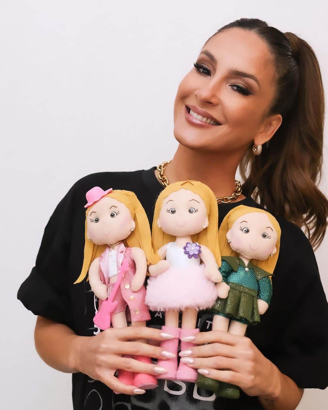 Claudia Leitteさんのインスタグラム写真 - (Claudia LeitteInstagram)「1. UAU, Ao Vivo 2. Copacabana  3. Axé Music  Qual o seu favorito?  Meus fãs me dão os melhores presentes🥹」10月21日 0時02分 - claudialeitte