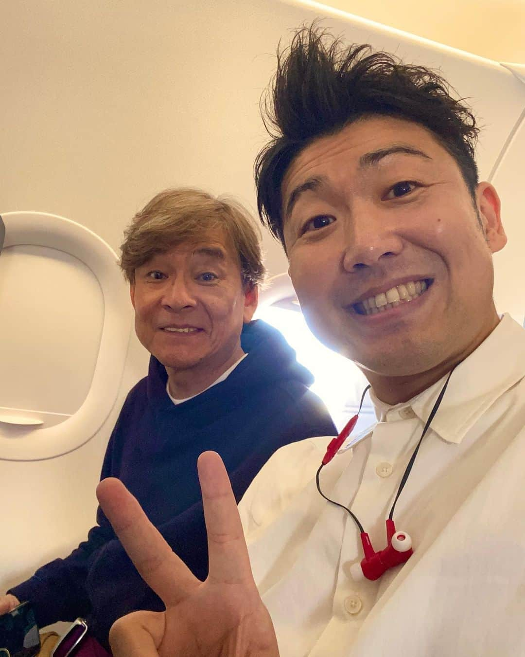 レイチェルさんのインスタグラム写真 - (レイチェルInstagram)「先日、  10年ぶりに、内場さんと『男２人旅』行かせていただきましたよ✈️✨✨✨  桜島行って、知覧行って、霧島行って、黒豚食べて、しろくま食べて⤴️⤴️⤴️と鹿児島を満喫しまくって🤩🔥  そして、10年前に屋久島で仲良くなったメンバーとも再会できて🙌✨  ホンマに、たのしぃーーー２日間でしたよ😆😆😆😆😆🙌🙌🙌🙌🙌✨✨✨✨✨  ※ちなみに最後の写真が10年前、屋久島の縄文杉の前で撮った📷✨」10月20日 18時34分 - reiyoshida1230