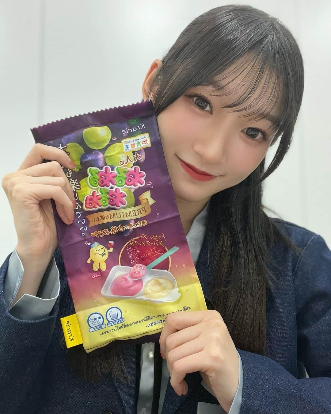 宮本佳林さんのインスタグラム写真 - (宮本佳林Instagram)「♡  ねるねるねるねのポーチガチャ ひとつ引いたら🍇でた😂  #ねるねるねるね #ぶどう #🍇」10月20日 18時35分 - karin_miyamoto.official