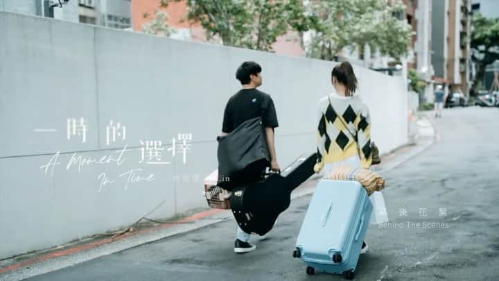 林俊傑のインスタグラム：「帶你一探此次 MV 拍攝的過程 林俊傑 JJ Lin 《一時的選擇》 MV 幕後花絮與你分享！  First we make choices, then the choices make us.  Go behind the scenes on the story and see how the “A Moment in Time” MV was filmed!   林俊傑 JJ Lin 《一時的選擇 A Moment In Time》 MV 幕後花絮 🔗 數位收聽 Listen now 🎧  https://jfj.lnk.to/happilypainfullyafter   #林俊傑新專輯重拾快樂 #HappilyPainfullyAfter #林俊傑一時的選擇 #AMomentInTime」