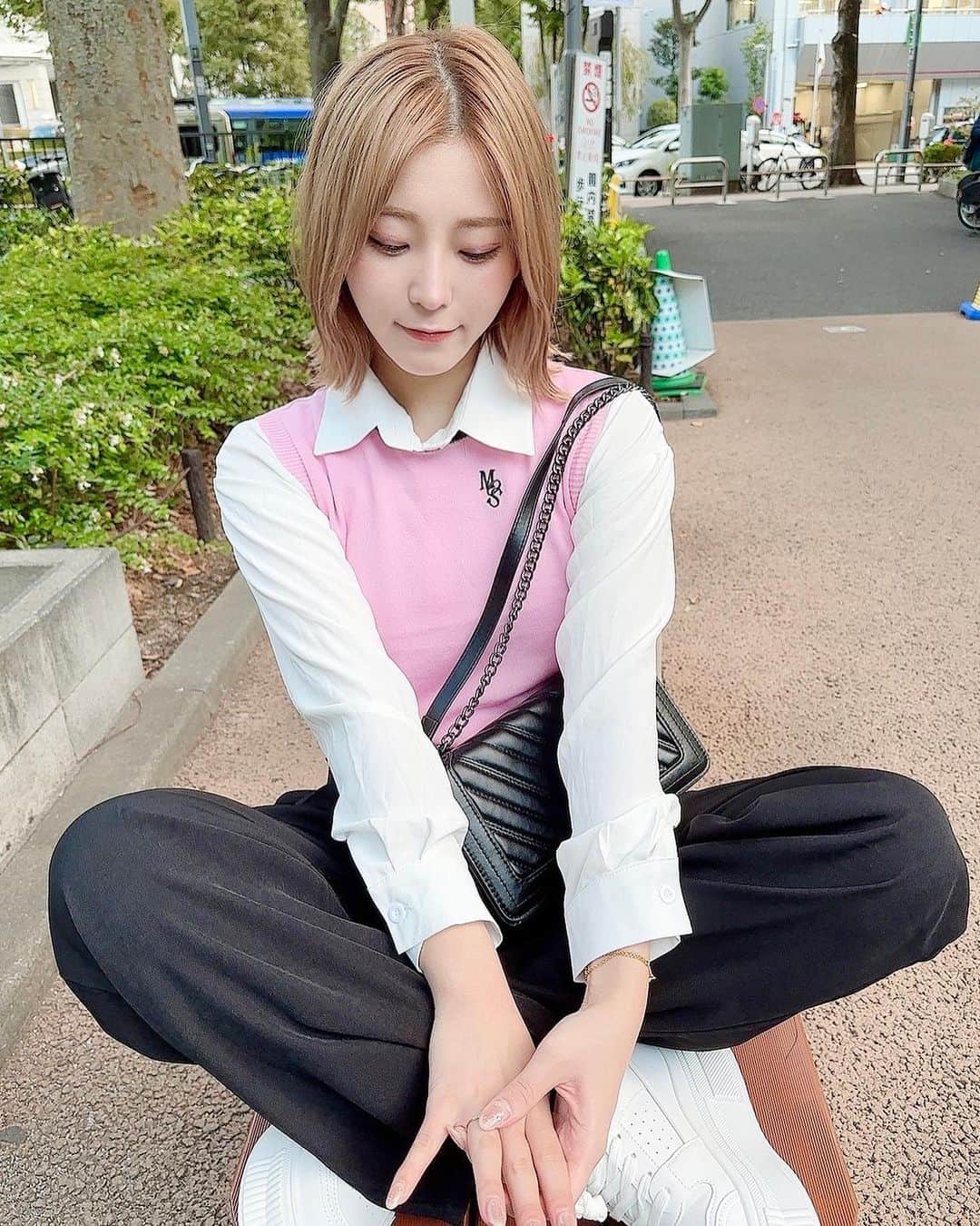 こなんさんのインスタグラム写真 - (こなんInstagram)「. . 今季のSHEINもドタイプすぎたね🫶 YouTubeのコーデもチェックしてね！  1コーデ 12225628 21631964 11690928 2コーデ 14682979 11688653 12030816 3コーデ 13550612 10455449 11587146 12030816  クーポンコード【konan23】  #PR #SHEIN #SHEINforAll @shein_japan」10月20日 19時00分 - konan_610