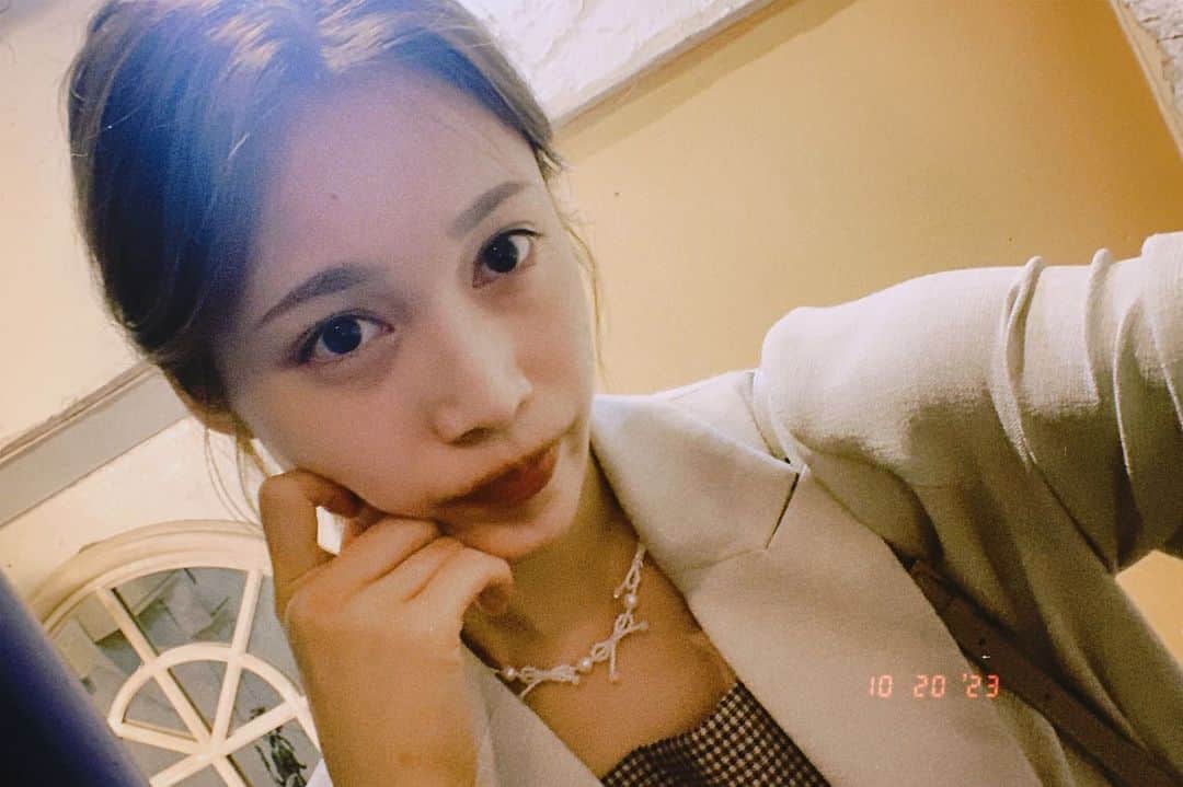 のインスタグラム：「今日はお笑いライブ観て、友達の映画を観て、カフェした日。 @momoko__tanabe ちゃんも良かった🌼 フィルムカメラ好きになってしまった...」