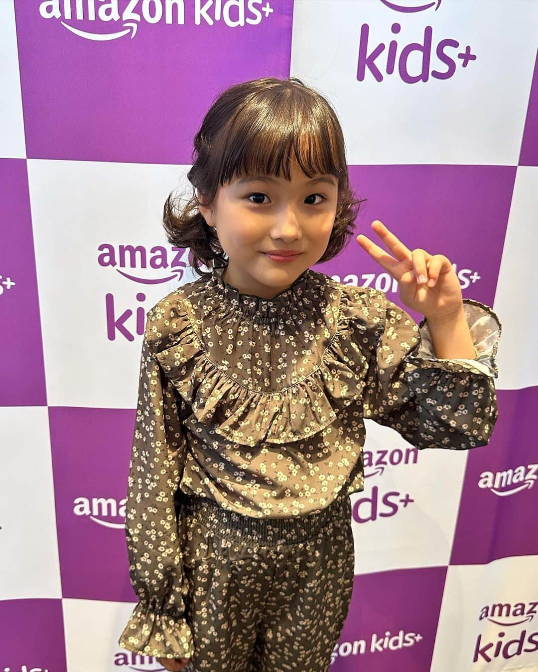 宮崎莉里沙さんのインスタグラム写真 - (宮崎莉里沙Instagram)「Amazon「Fire HD 10 キッズプロ」先行体験会に参加させて頂きました✨ お勉強しながらゲームができてとても楽しかったです☺︎  松丸さんとポケモンのお話ができて嬉しかったです！ 一緒にお写真撮っていただきありがとうございます。  #Amazonkids＋ #松丸亮吾 さん #宮崎莉里沙」10月20日 19時28分 - ririsa__miyazaki