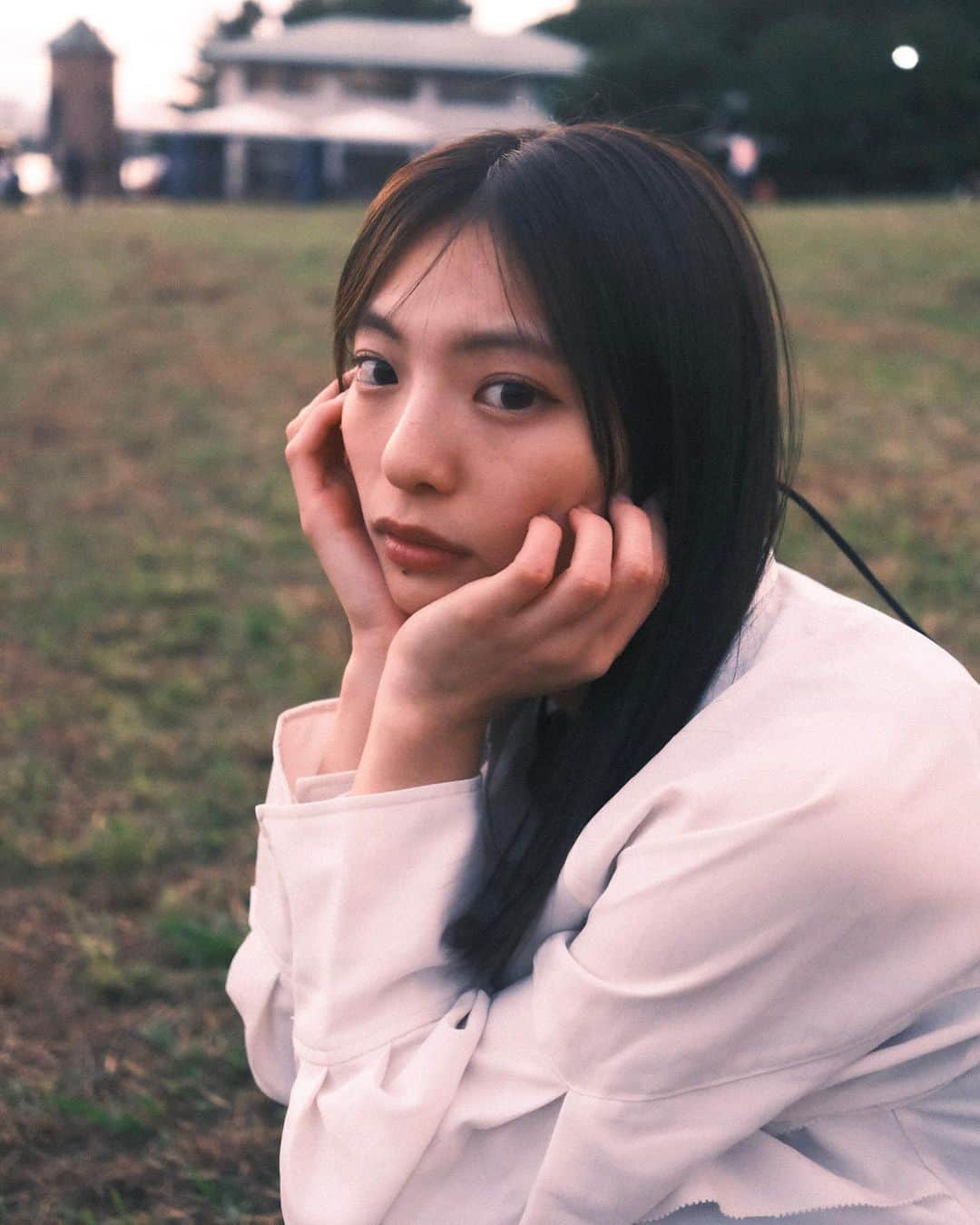 のインスタグラム：「こんばんは。れんれんです。  やること多すぎてキャパオーバーな気もするけど、毎日充実してます👏  来週もがんばろお💪  📸 @cine_emuke.jp さん  #プラチナムプロダクション #被写体モデル #被写体 #フィルムカメラ #film #filmphotography #filmcamera #model #葛西臨海公園」